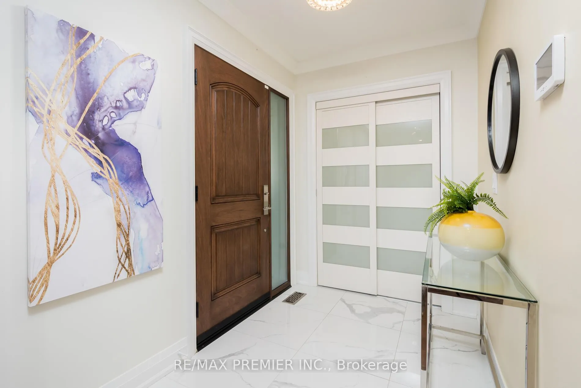 Photo 3 of Unit Upper, 110 Clarence Street, Vaughan, West Woodbridge — HOMEH
