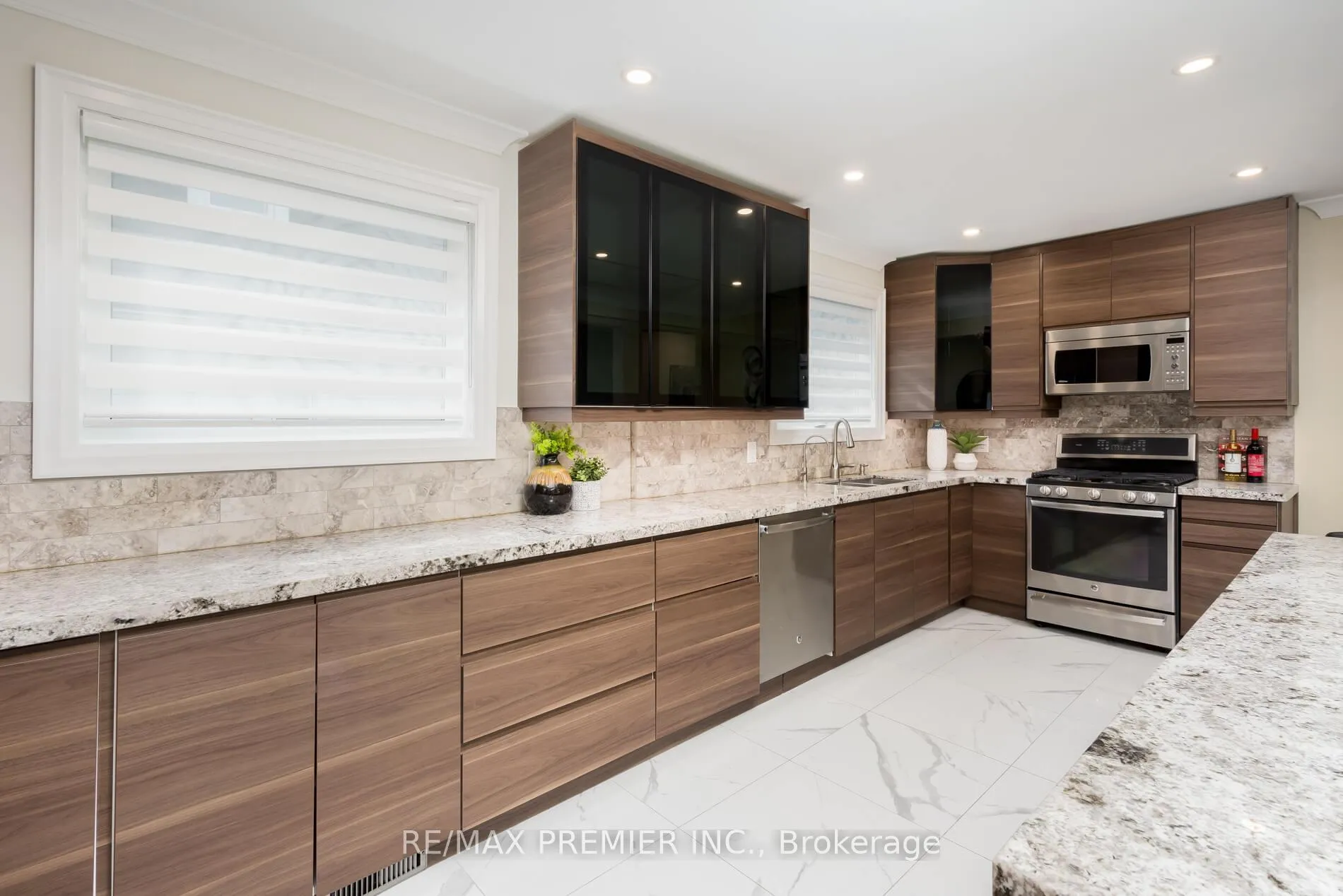 Photo 10 of Unit Upper, 110 Clarence Street, Vaughan, West Woodbridge — HOMEH