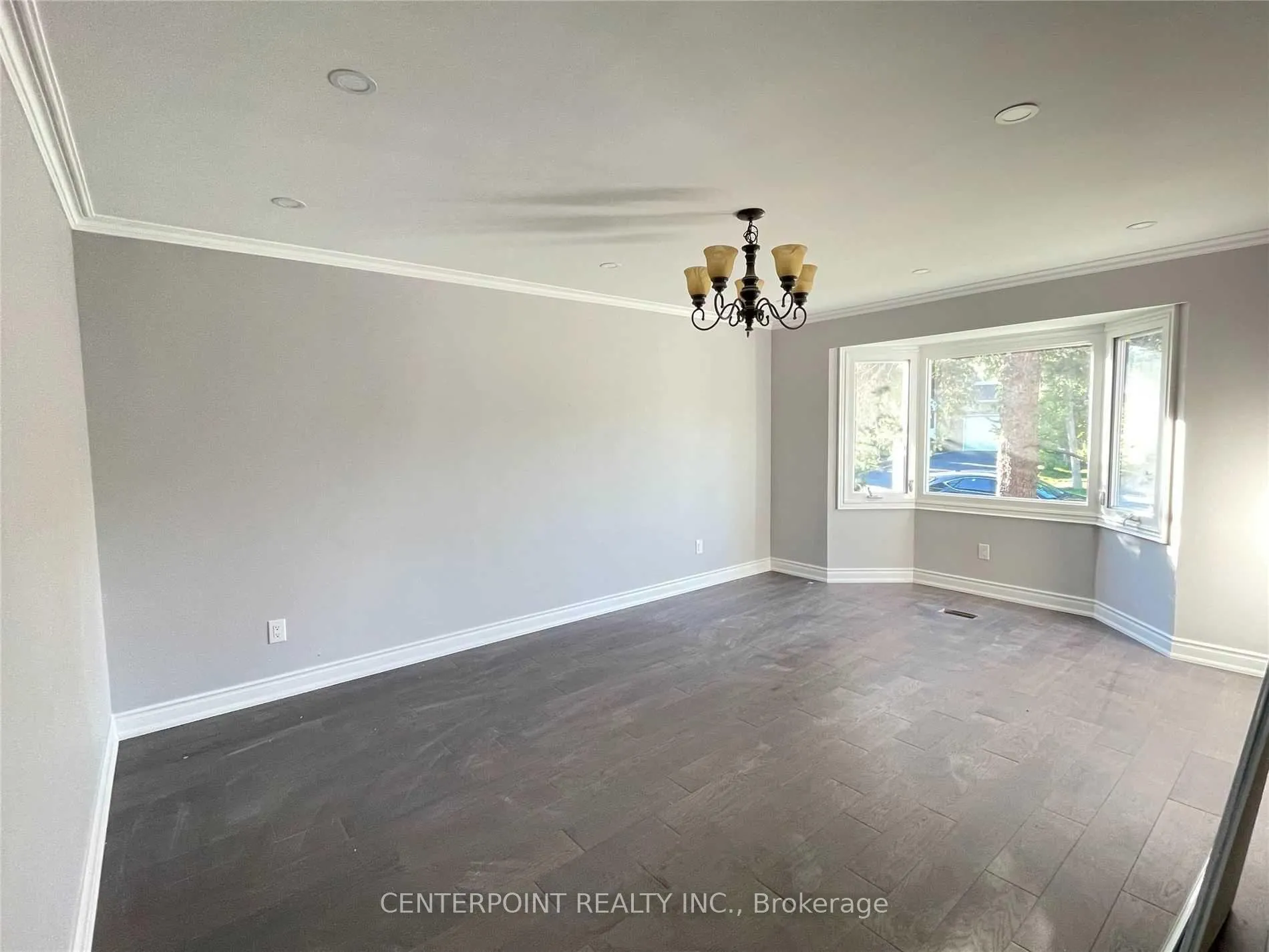 Photo 6 of 35 Fenwick Crescent, Markham, Unionville — HOMEH