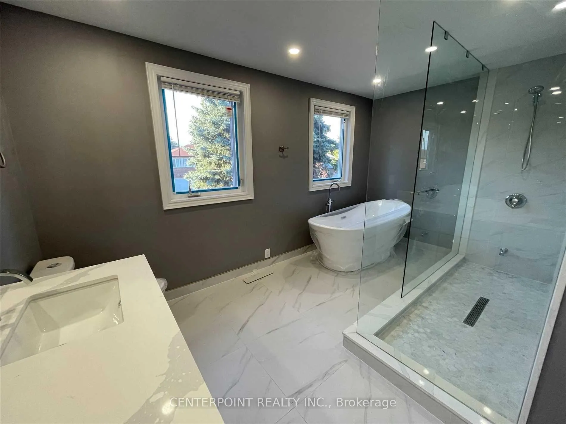 Photo 7 of 35 Fenwick Crescent, Markham, Unionville — HOMEH