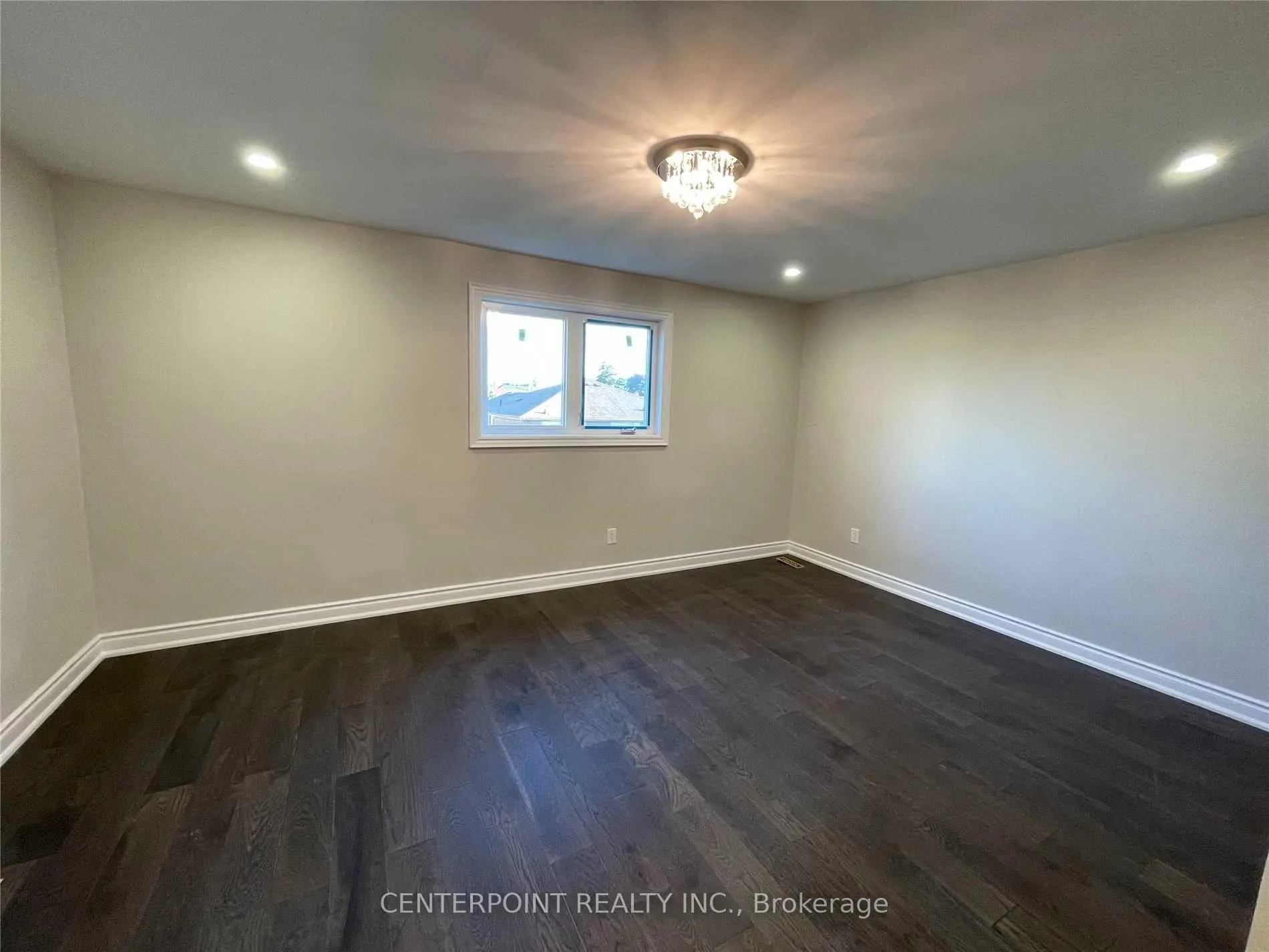 Photo 9 of 35 Fenwick Crescent, Markham, Unionville — HOMEH