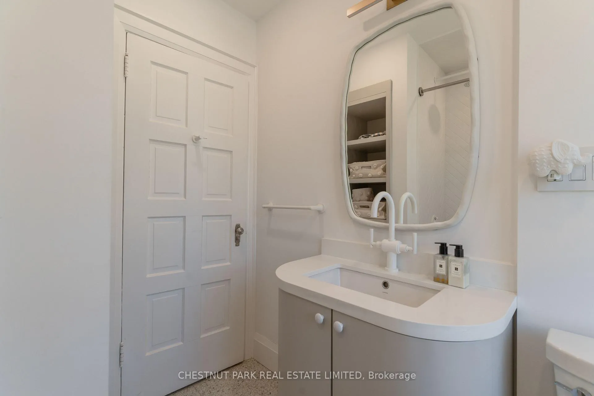 Photo 33 of 19 Heather Road, Toronto, Leaside — HOMEH