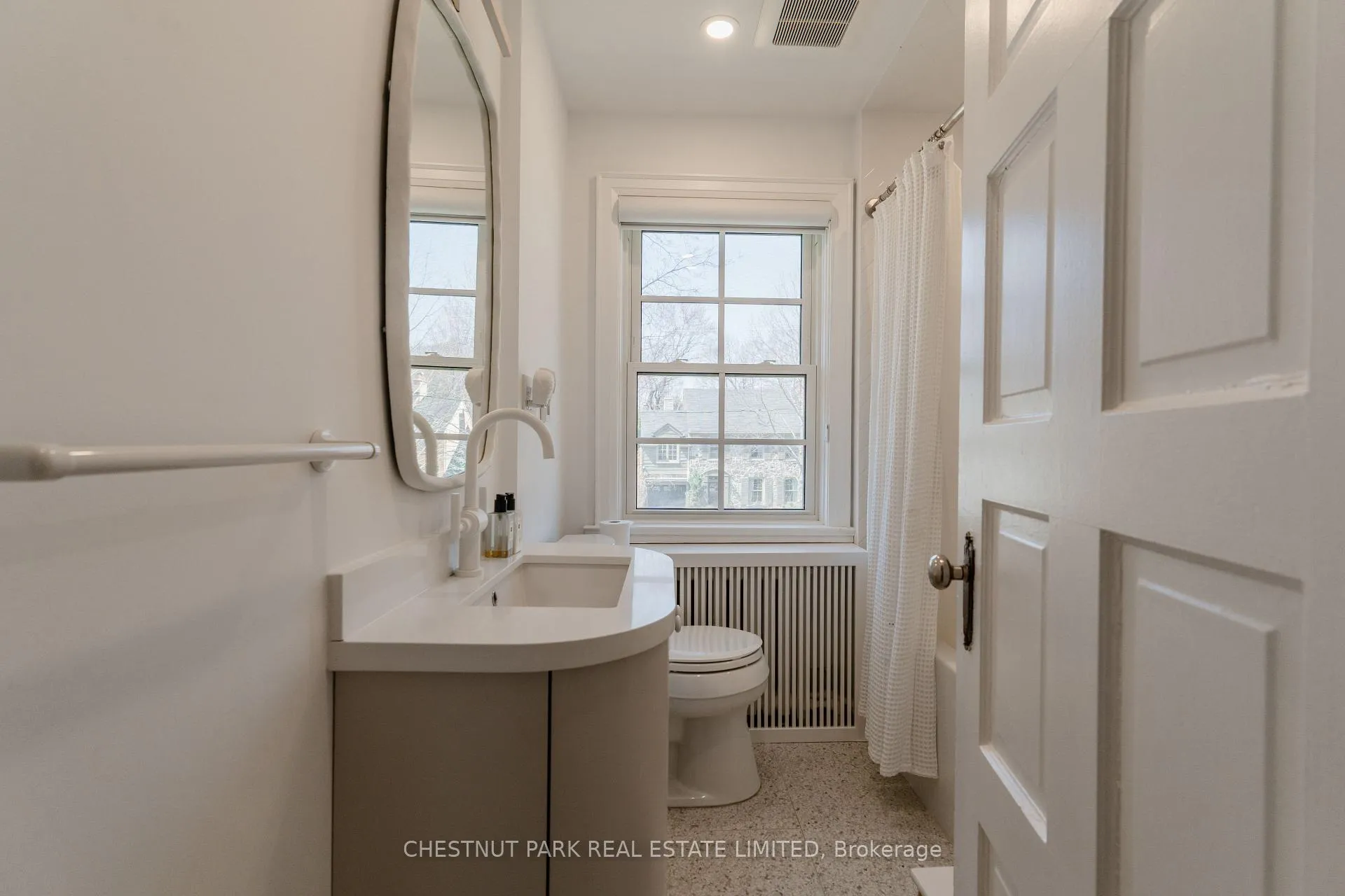 Photo 34 of 19 Heather Road, Toronto, Leaside — HOMEH