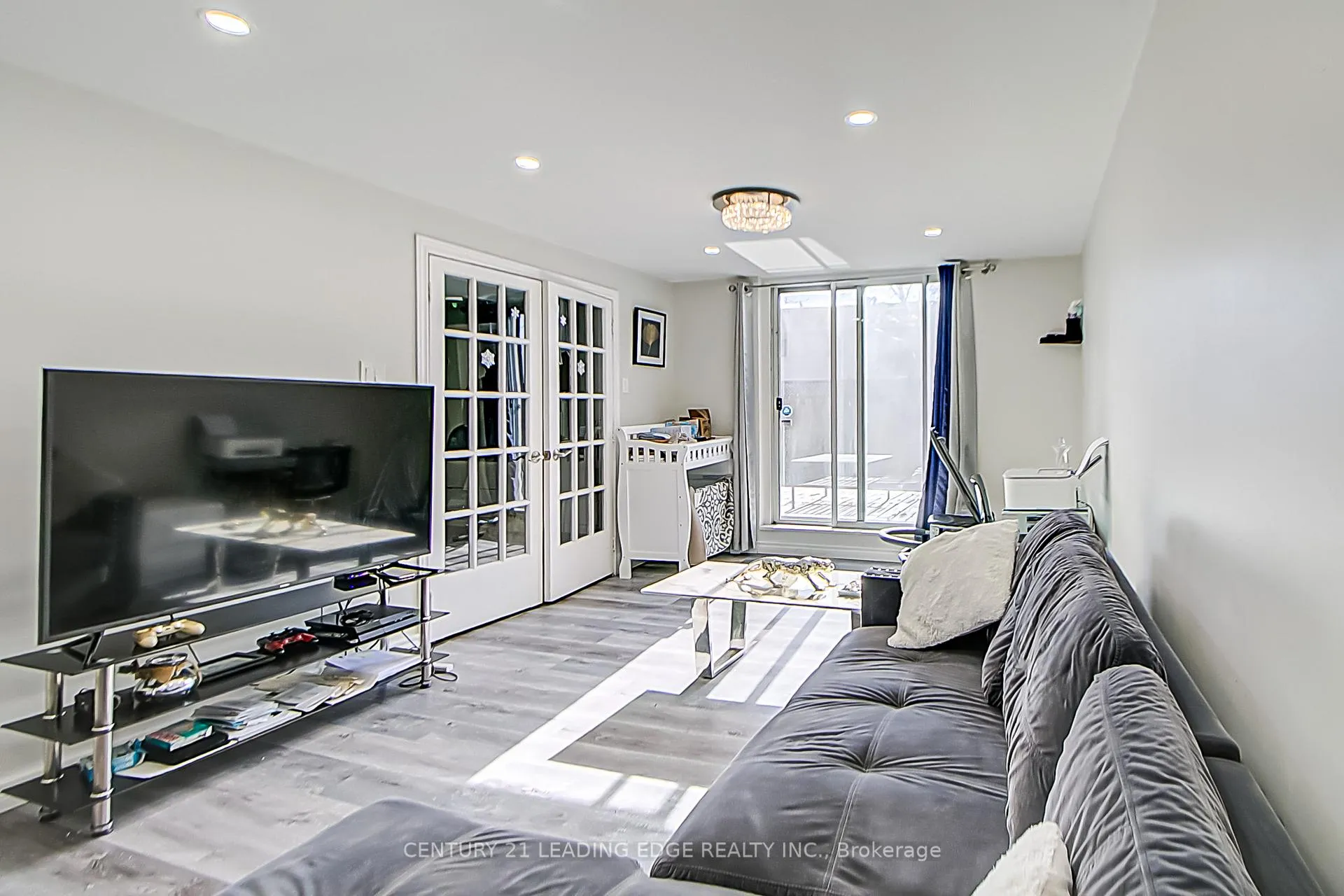 Photo 3 of Unit Lower, 879 Marinet Crescent, Pickering, West Shore — HOMEH