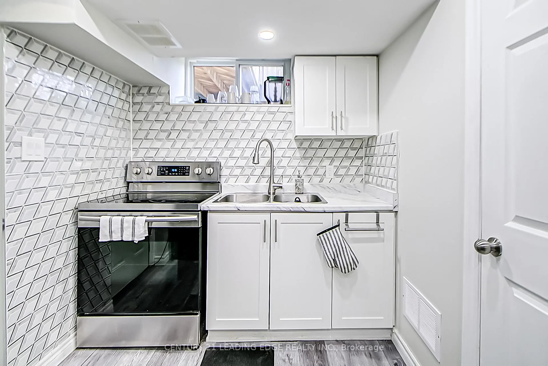 Photo 6 of Unit Lower, 879 Marinet Crescent, Pickering, West Shore — HOMEH
