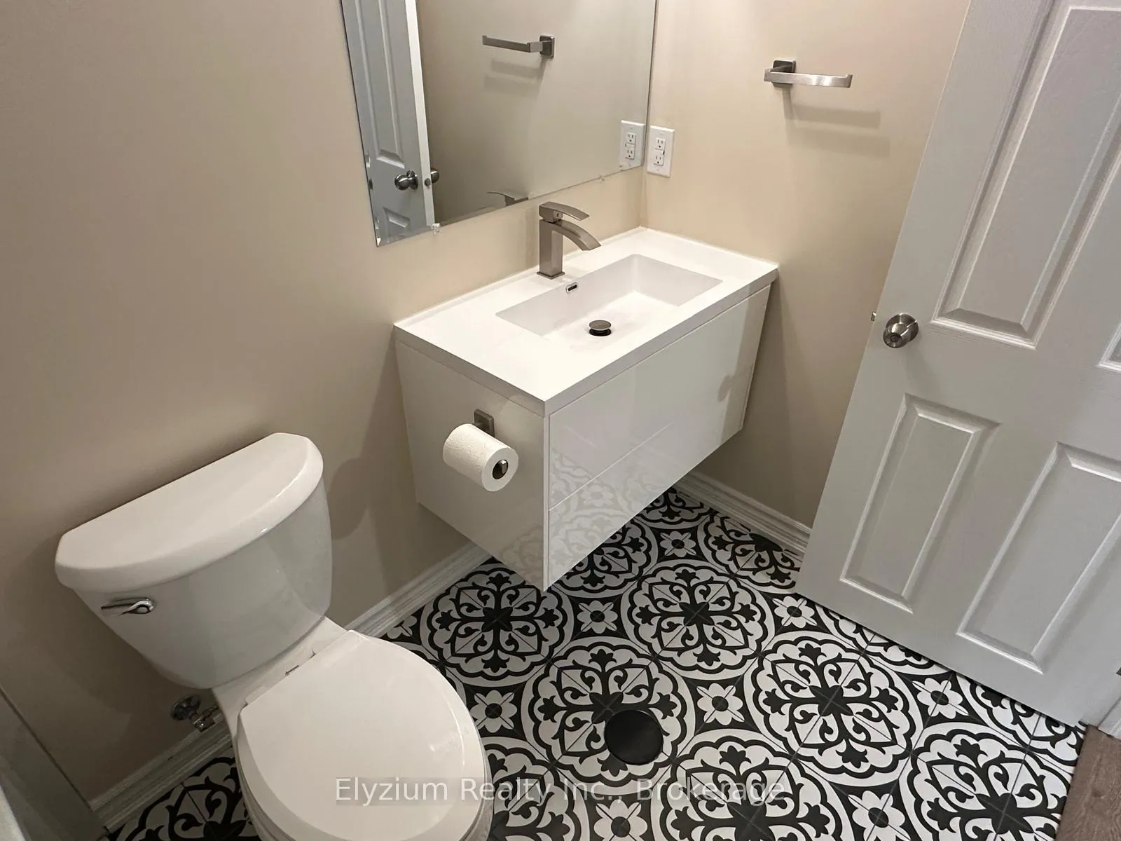 Photo 15 of Unit Lower, 49 Robertson Road, Hamilton, Ancaster — HOMEH