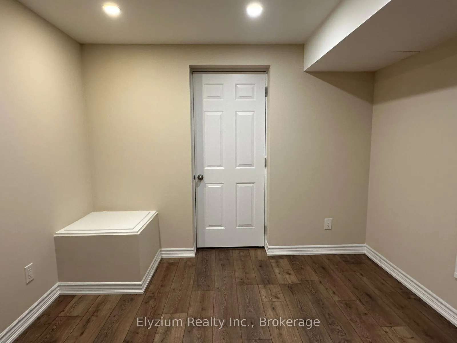 Photo 18 of Unit Lower, 49 Robertson Road, Hamilton, Ancaster — HOMEH