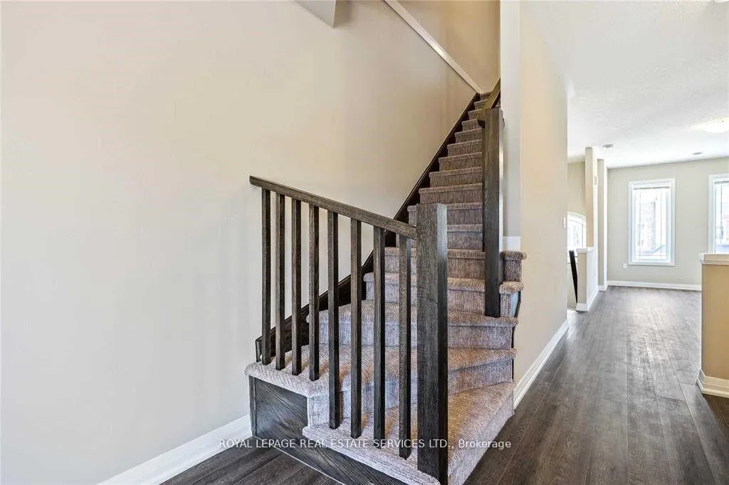 Photo 8 of 73 Aquarius Crescent, Hamilton, Stoney Creek — HOMEH