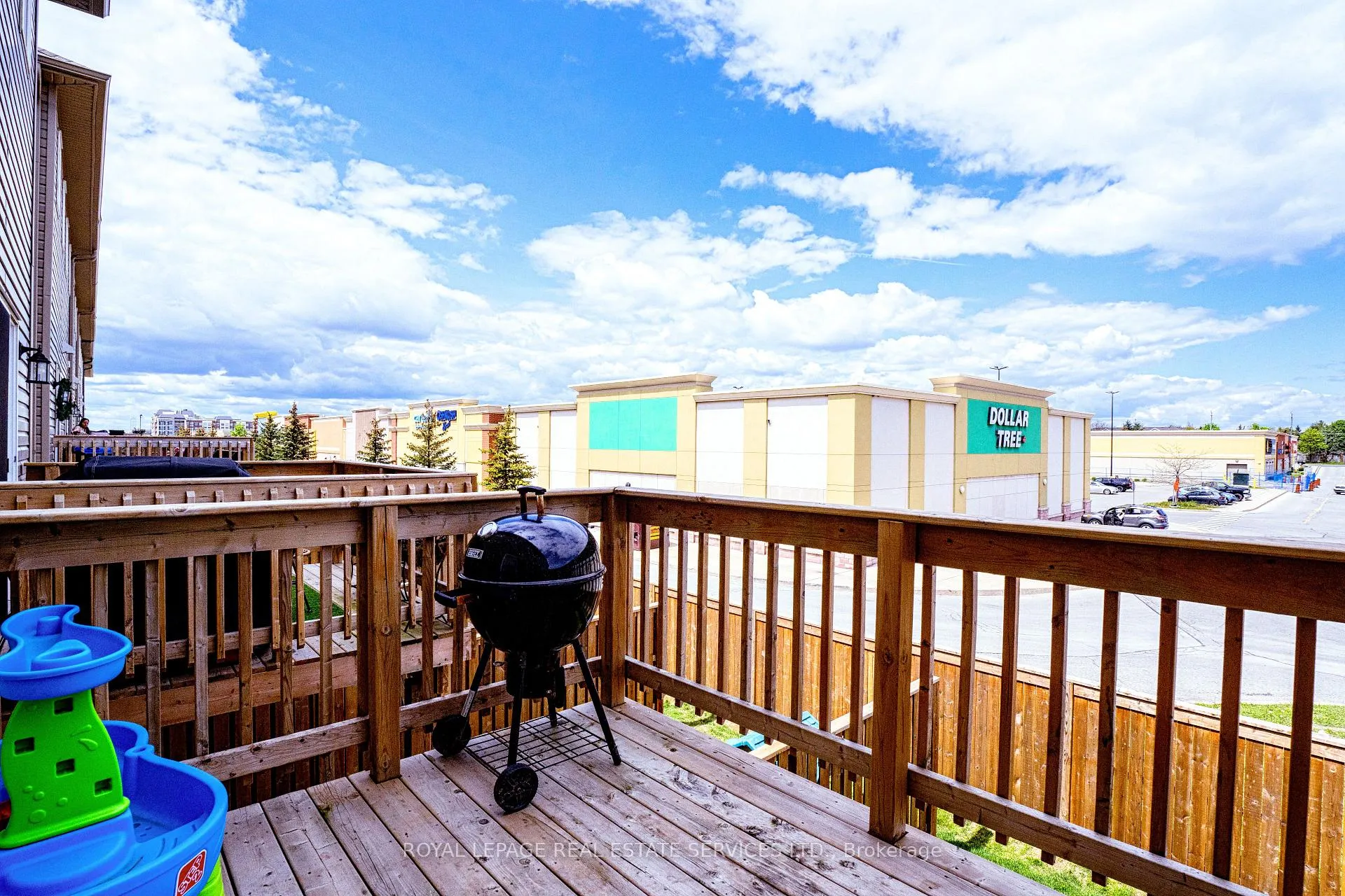 Photo 11 of 73 Aquarius Crescent, Hamilton, Stoney Creek — HOMEH