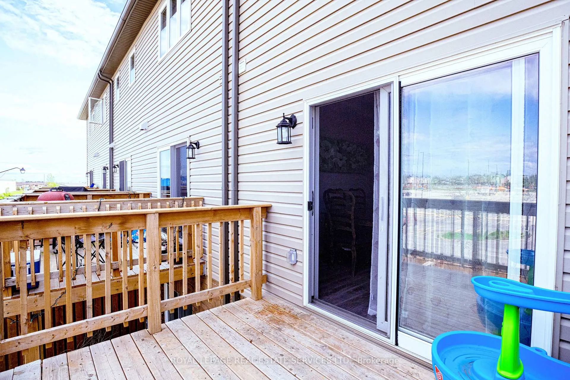Photo 12 of 73 Aquarius Crescent, Hamilton, Stoney Creek — HOMEH