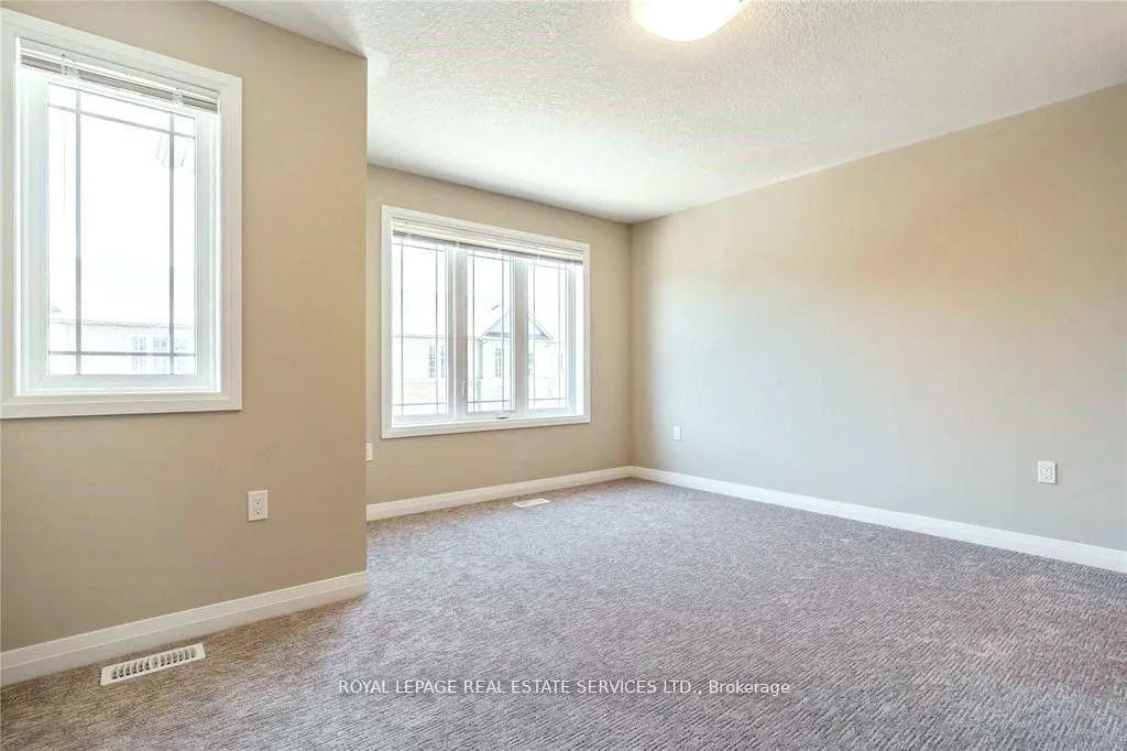 Photo 15 of 73 Aquarius Crescent, Hamilton, Stoney Creek — HOMEH