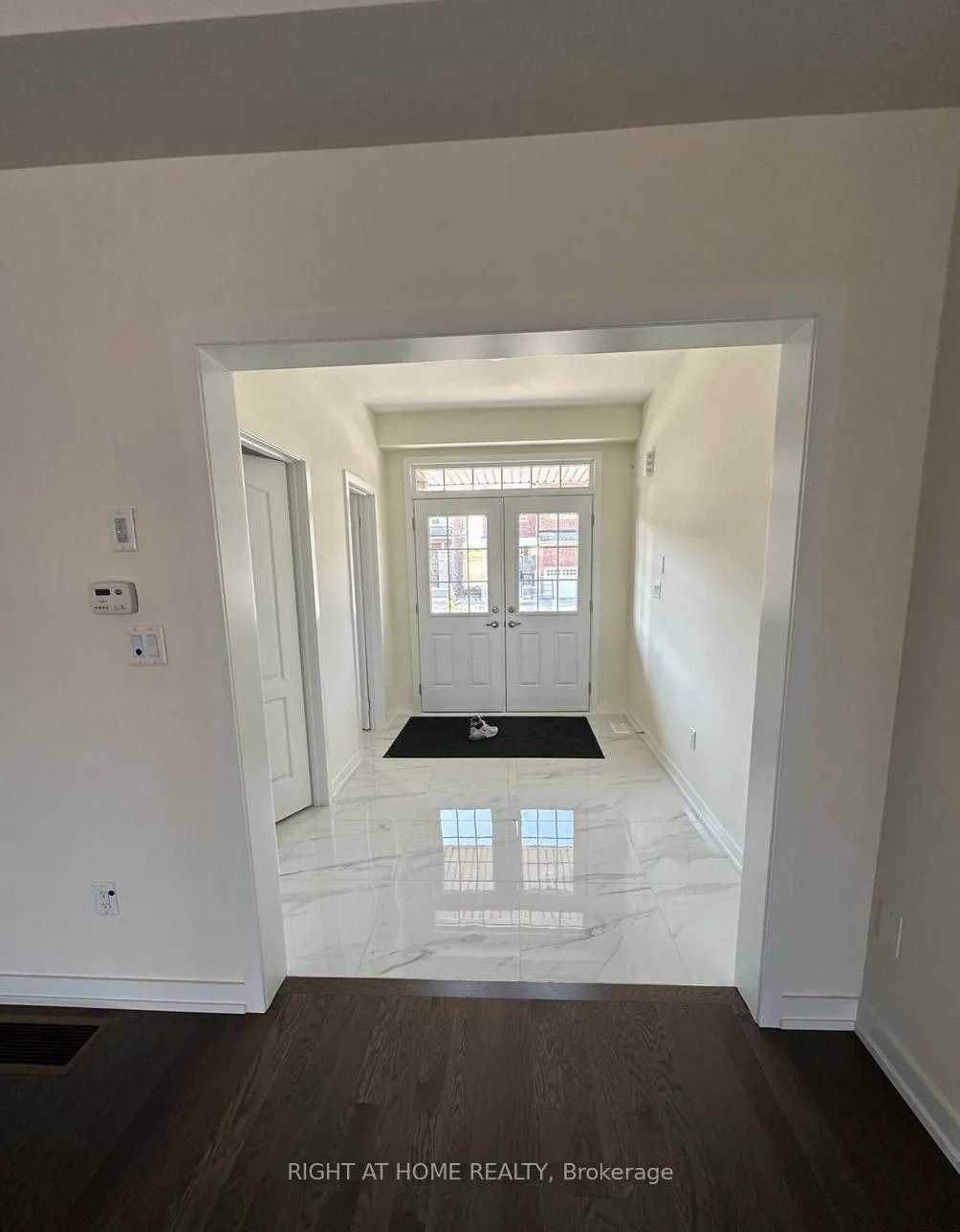 Photo 2 of 916 Rexton Drive, Oshawa, Kedron — HOMEH