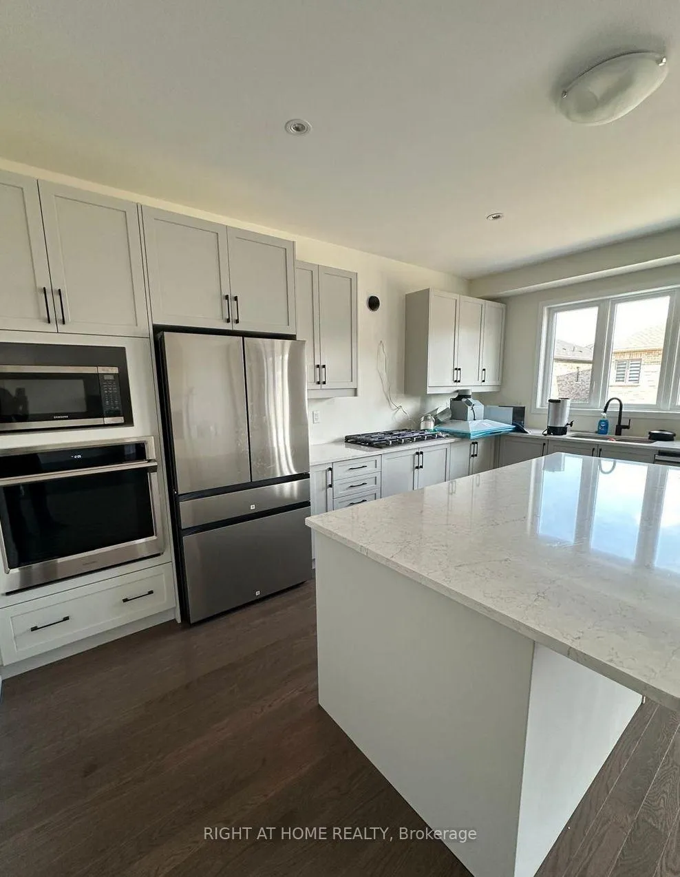 Photo 5 of 916 Rexton Drive, Oshawa, Kedron — HOMEH