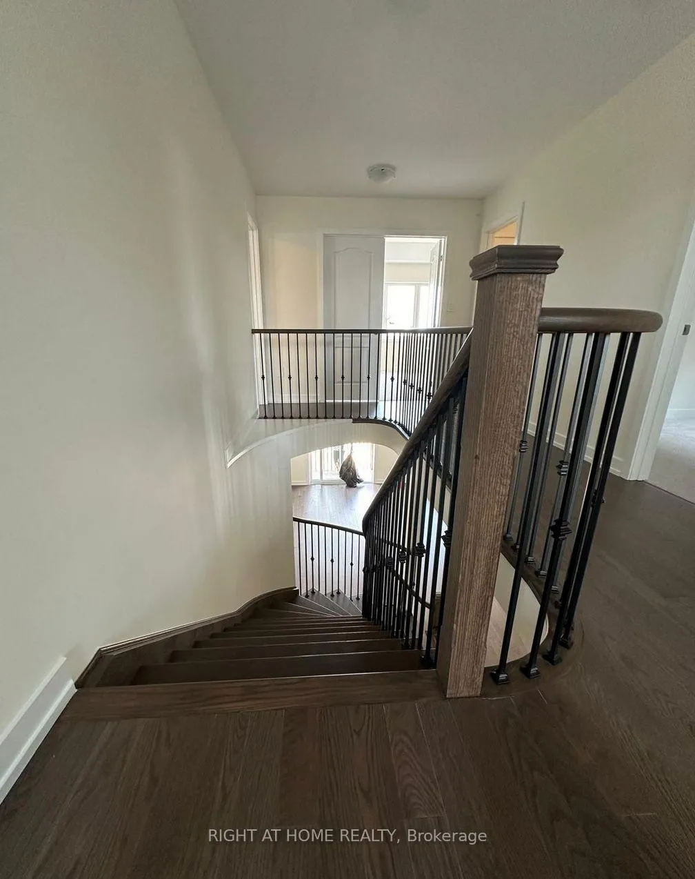Photo 7 of 916 Rexton Drive, Oshawa, Kedron — HOMEH