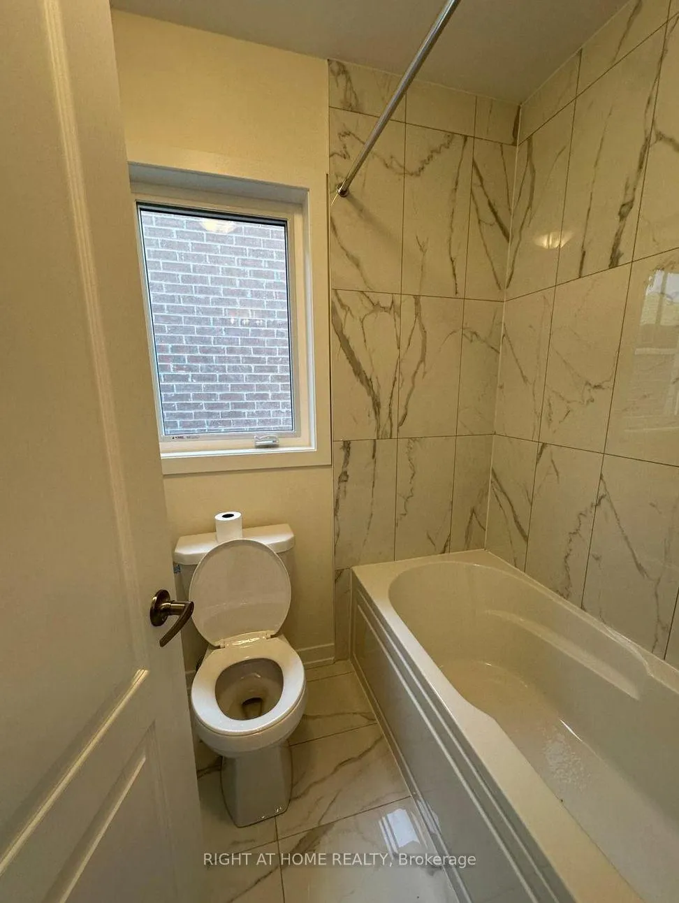 Photo 9 of 916 Rexton Drive, Oshawa, Kedron — HOMEH