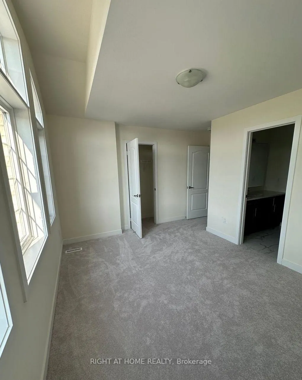 Photo 11 of 916 Rexton Drive, Oshawa, Kedron — HOMEH