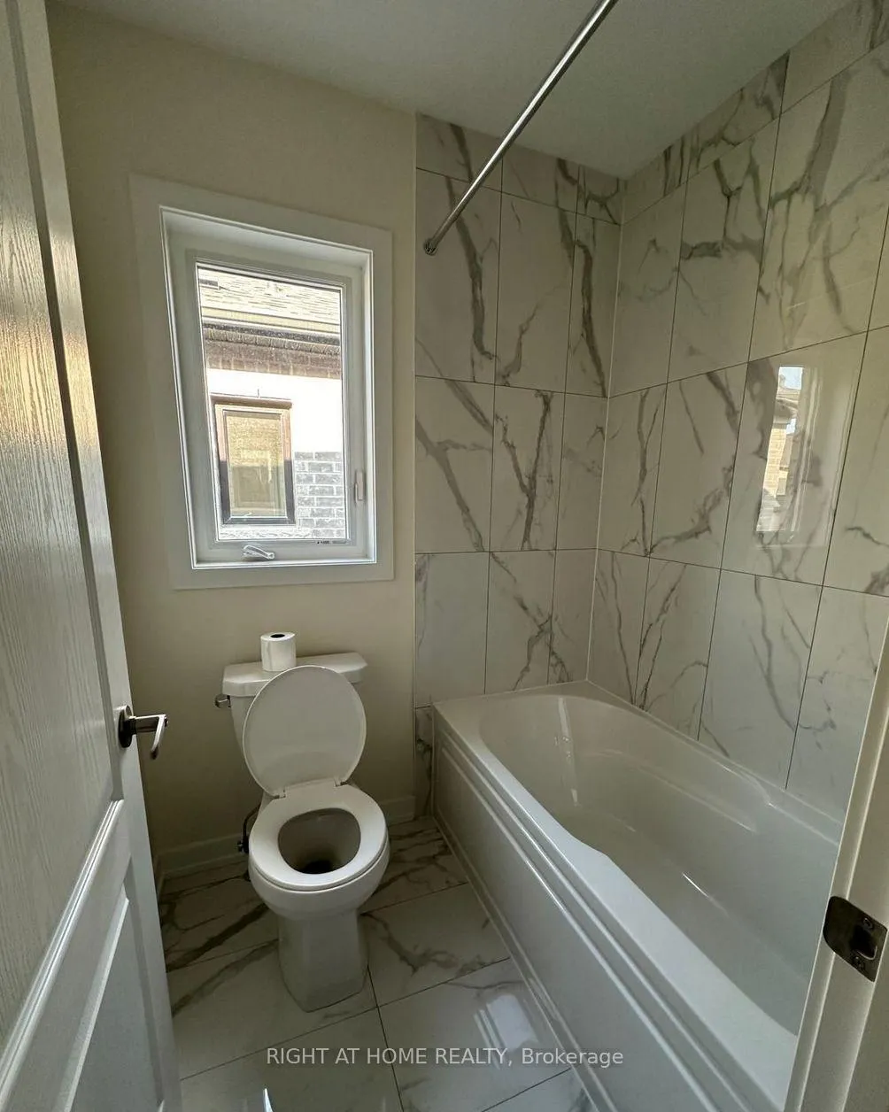 Photo 13 of 916 Rexton Drive, Oshawa, Kedron — HOMEH