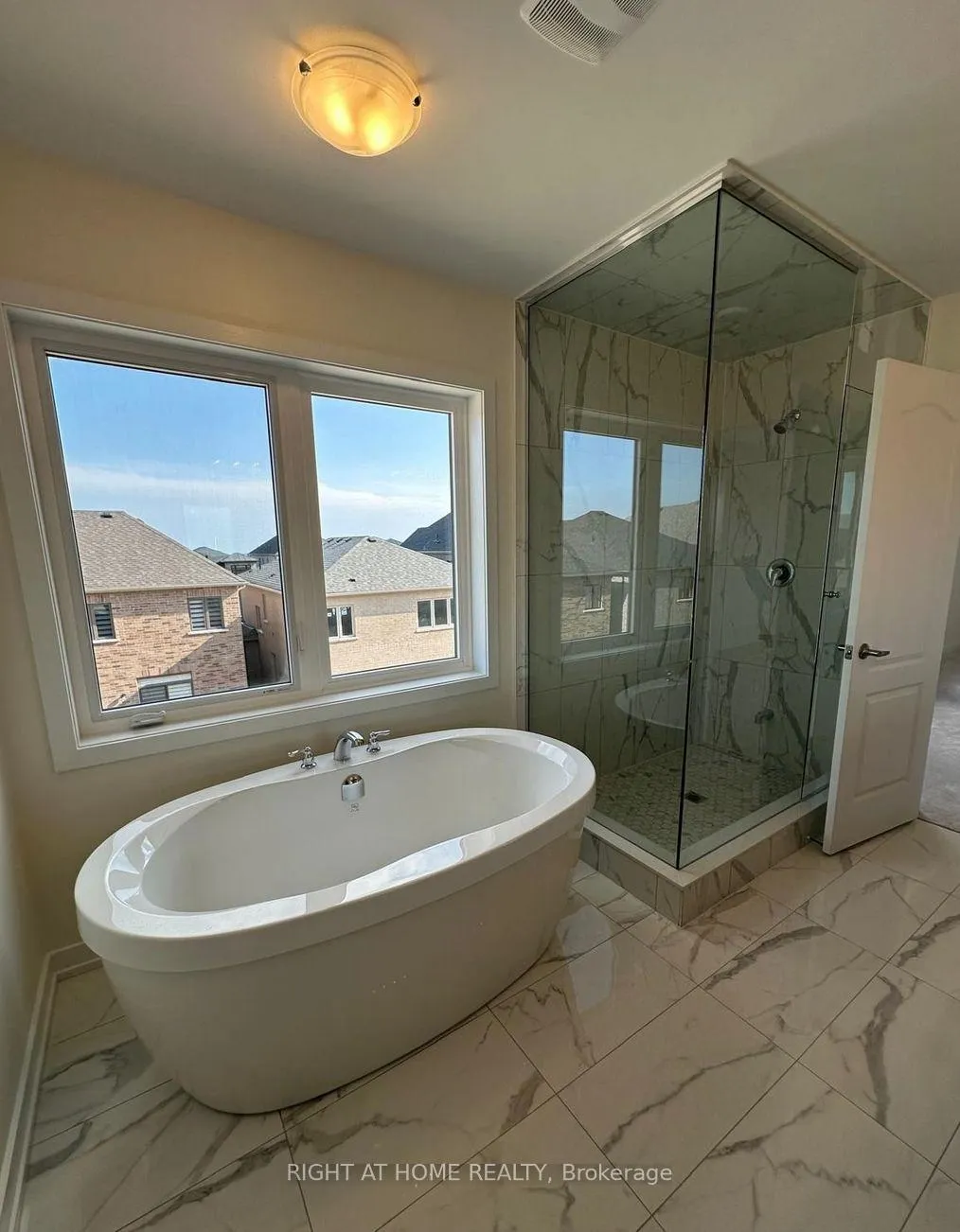 Photo 19 of 916 Rexton Drive, Oshawa, Kedron — HOMEH