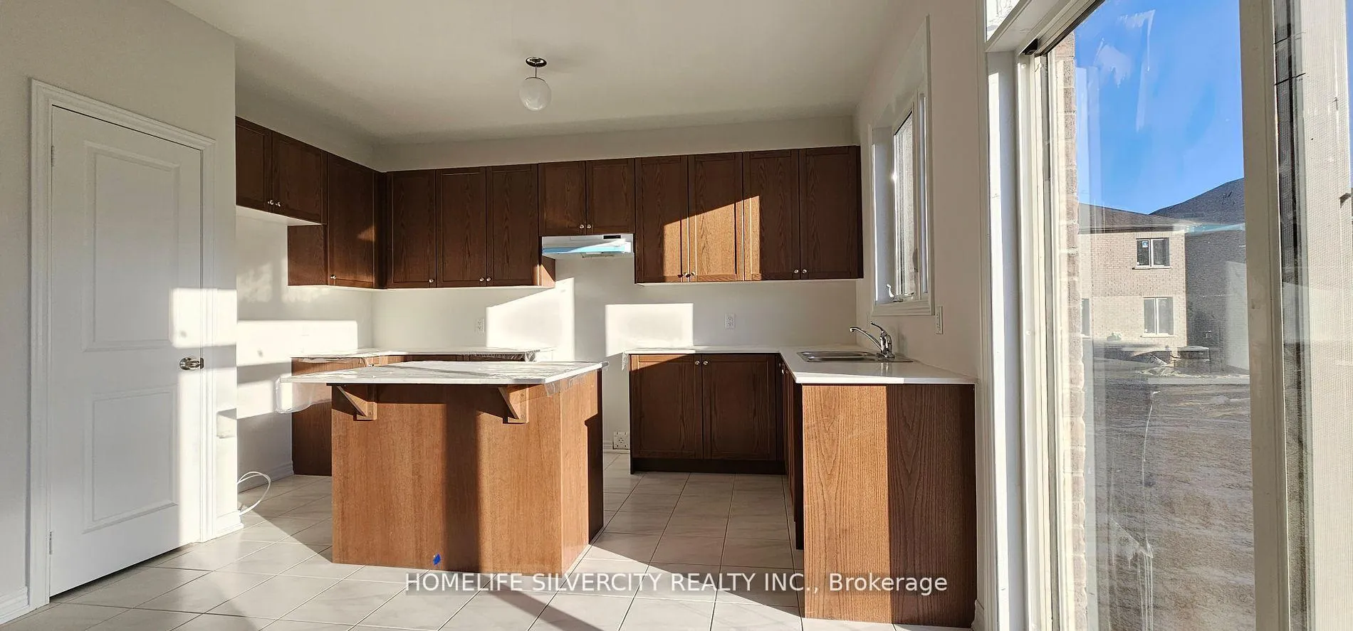 Photo 8 of 463 Black Cherry Crescent, Shelburne — HOMEH