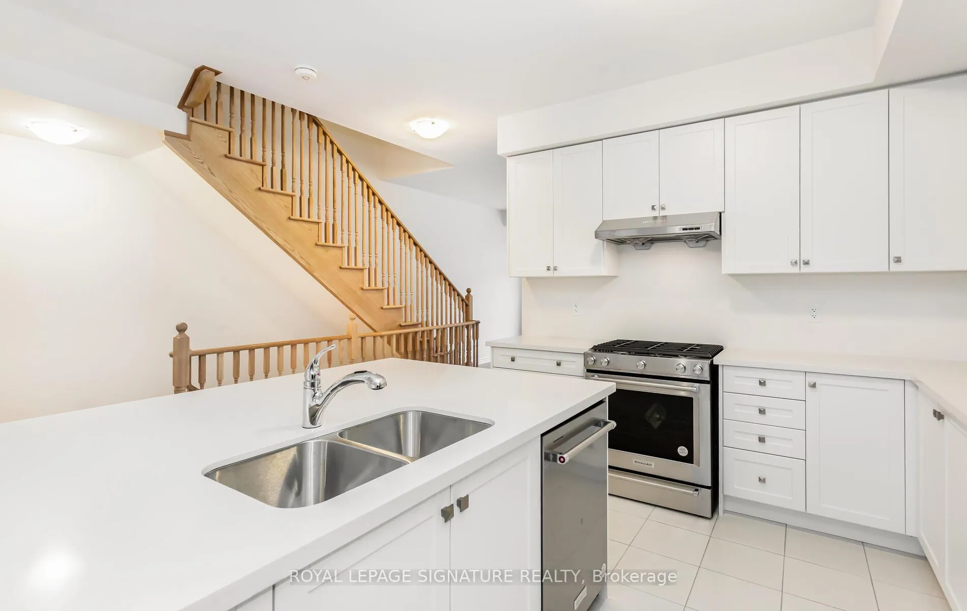 Photo 14 of 11 Petch Avenue, Caledon, Rural Caledon — HOMEH