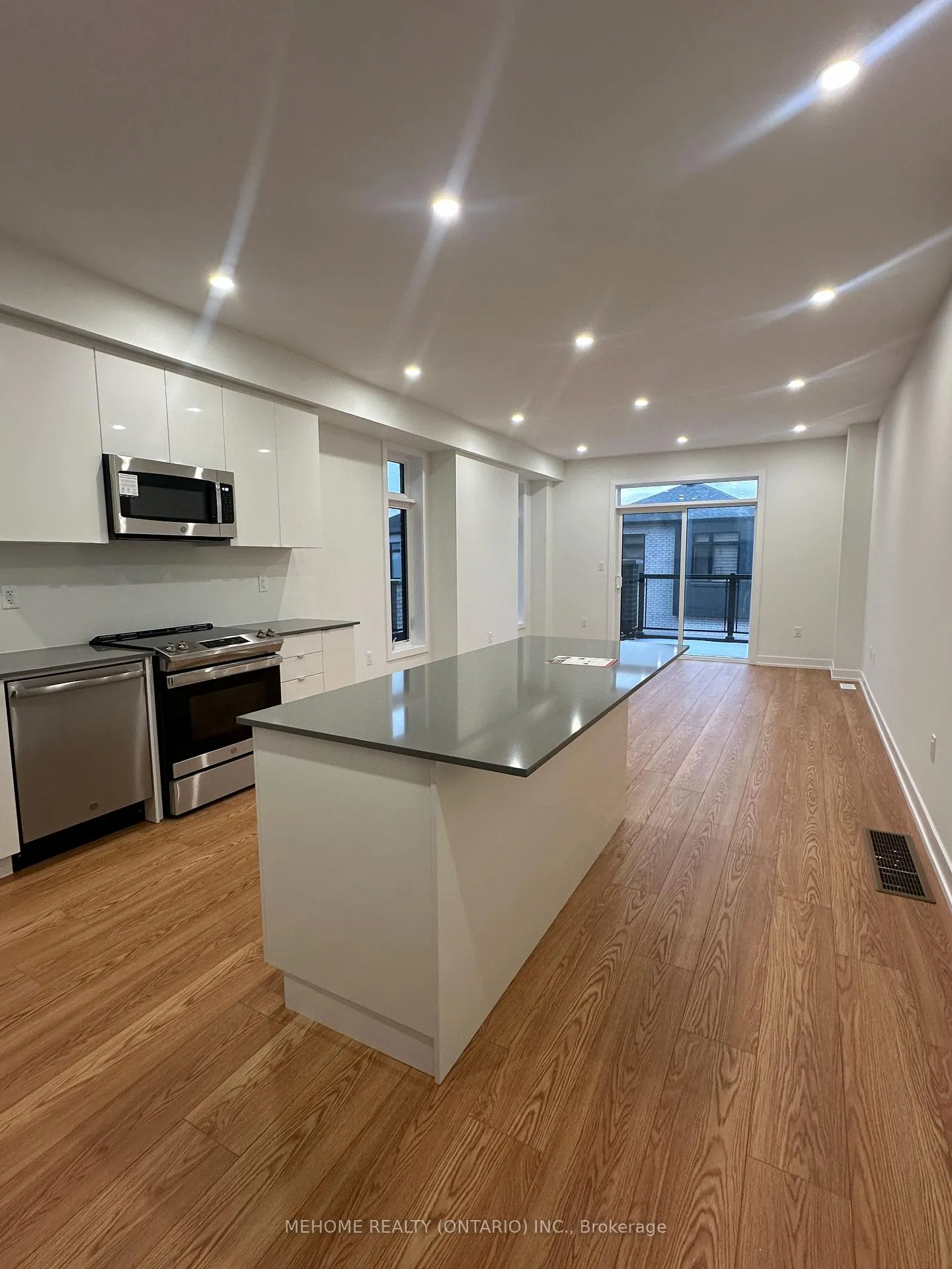 Photo 9 of 1806 Donald Cousens Parkway, Markham, Cornell — HOMEH