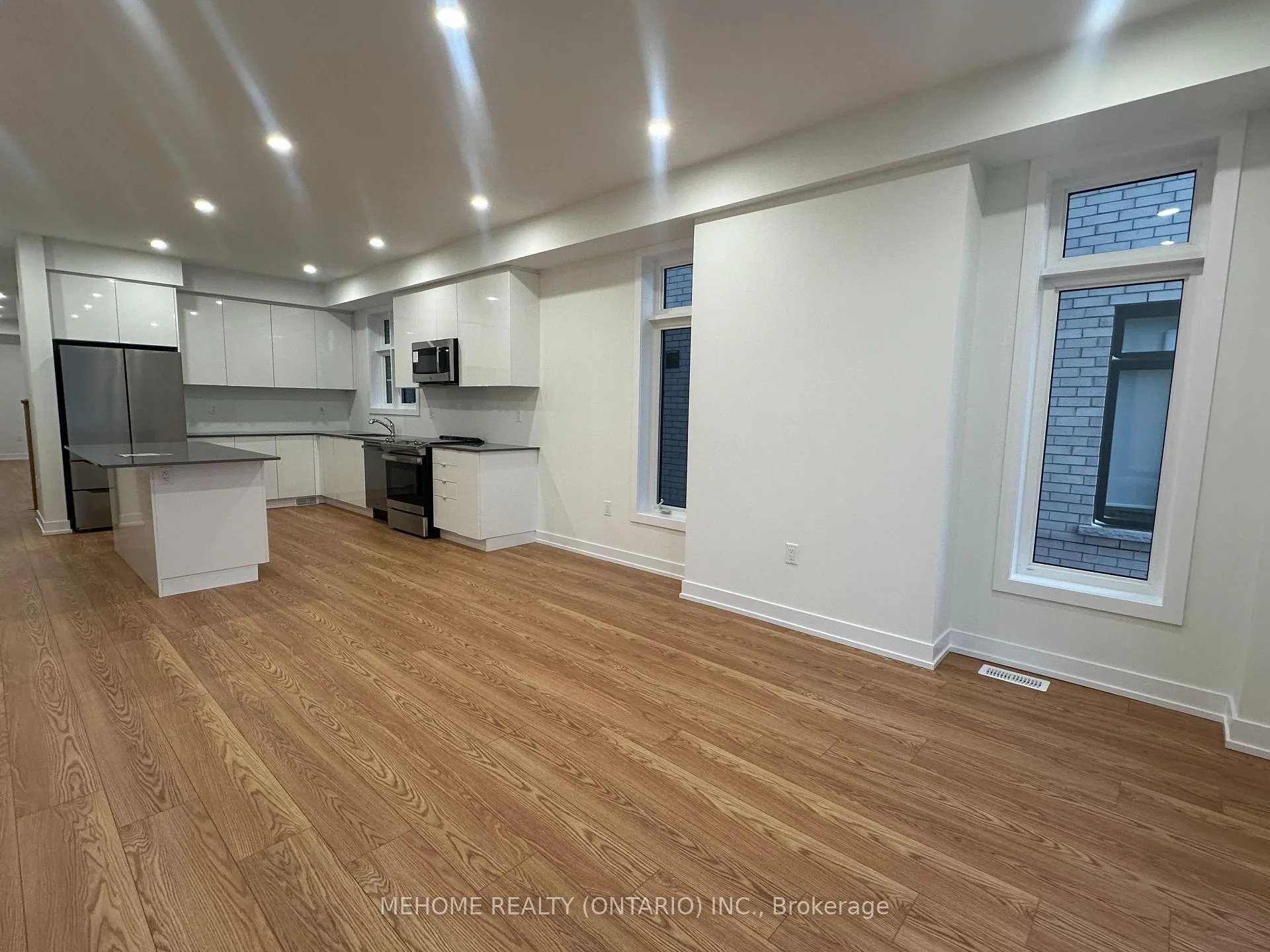 Photo 10 of 1806 Donald Cousens Parkway, Markham, Cornell — HOMEH