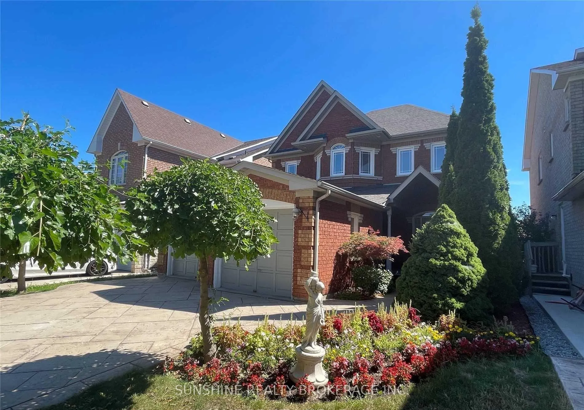 Photo 2 of 115 Elvira Crescent, Markham, Rouge River Estates — HOMEH