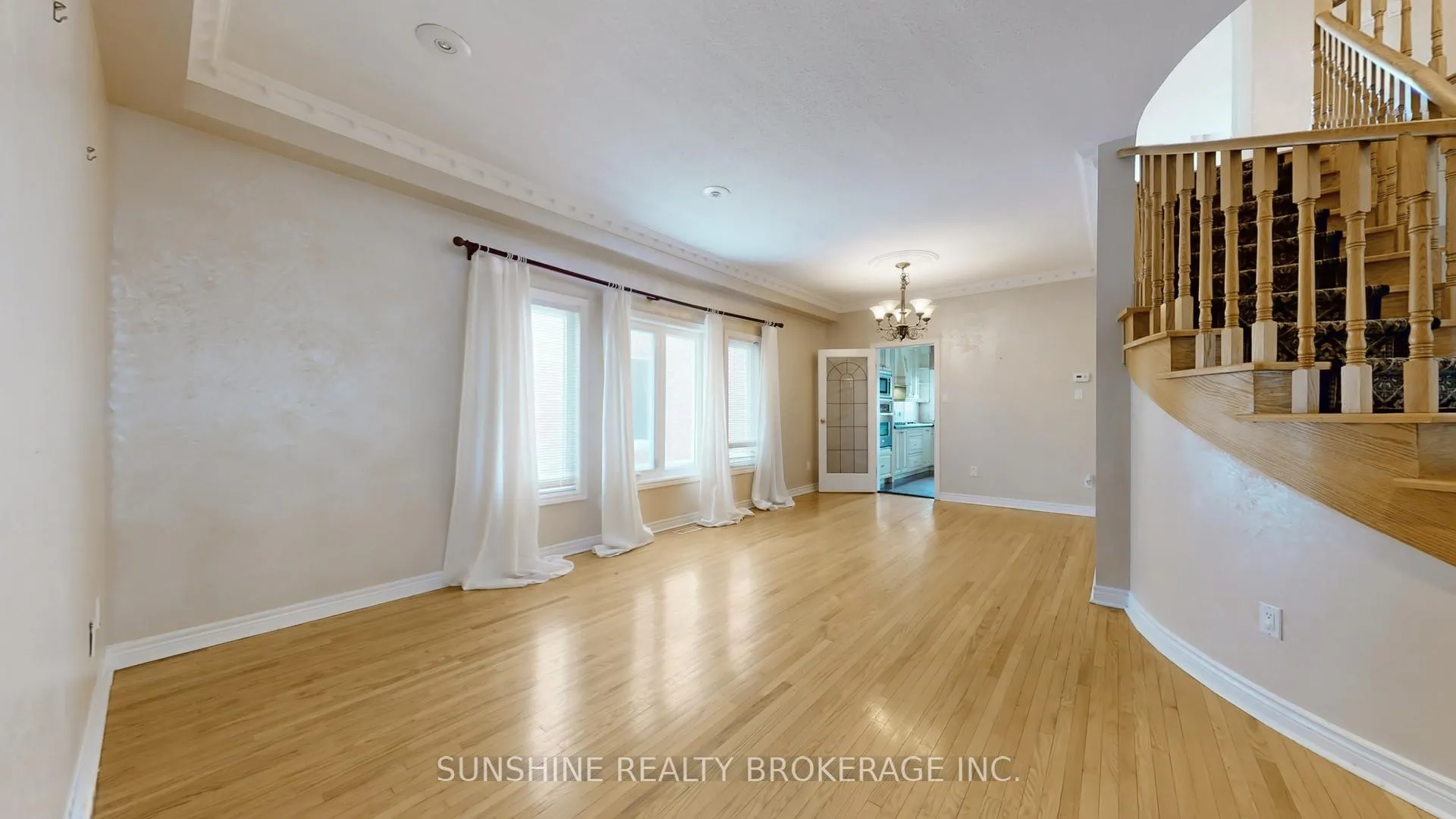 Photo 7 of 115 Elvira Crescent, Markham, Rouge River Estates — HOMEH