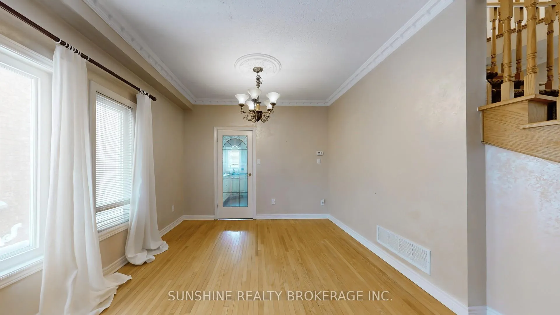 Photo 11 of 115 Elvira Crescent, Markham, Rouge River Estates — HOMEH