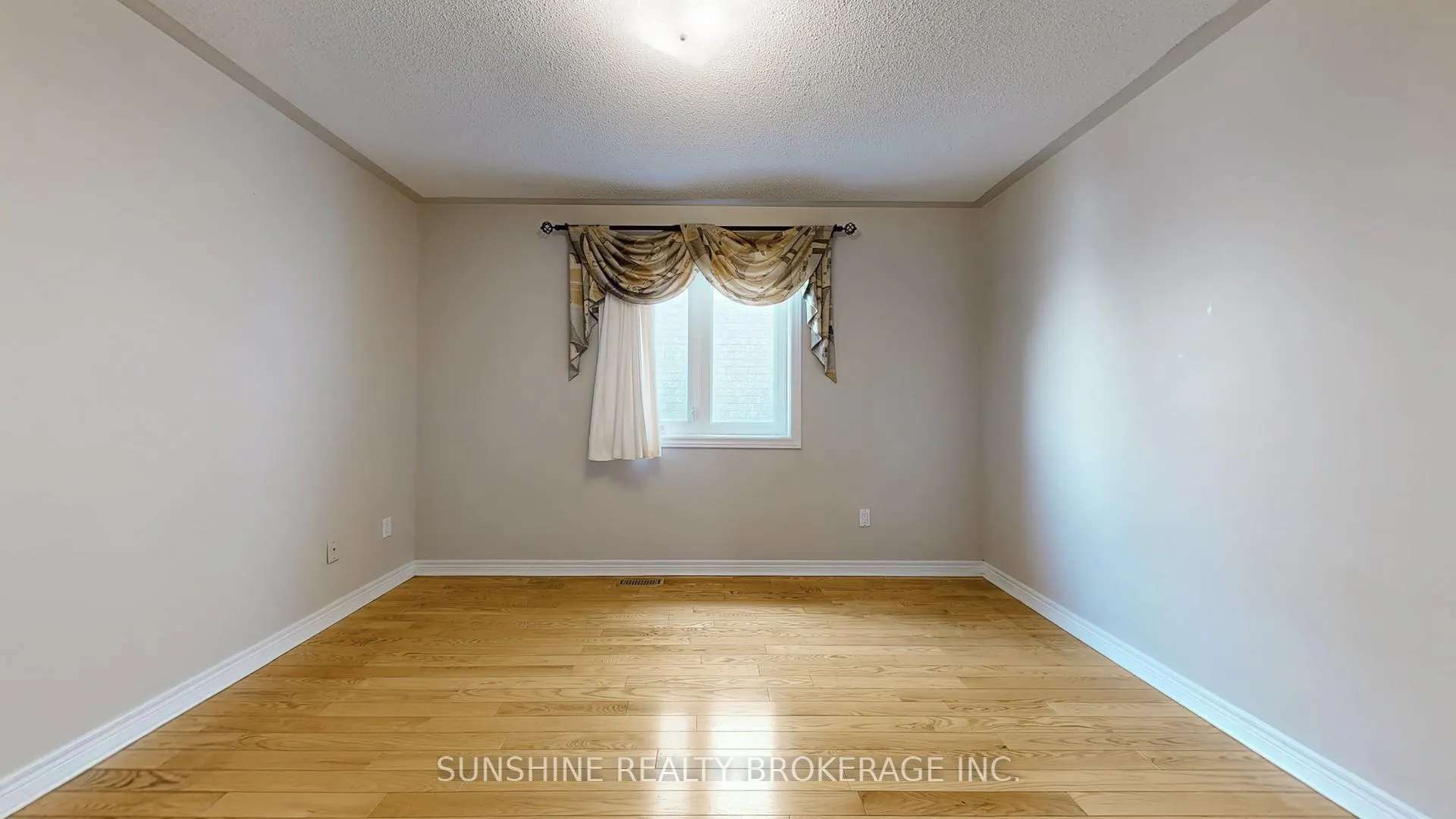 Photo 32 of 115 Elvira Crescent, Markham, Rouge River Estates — HOMEH