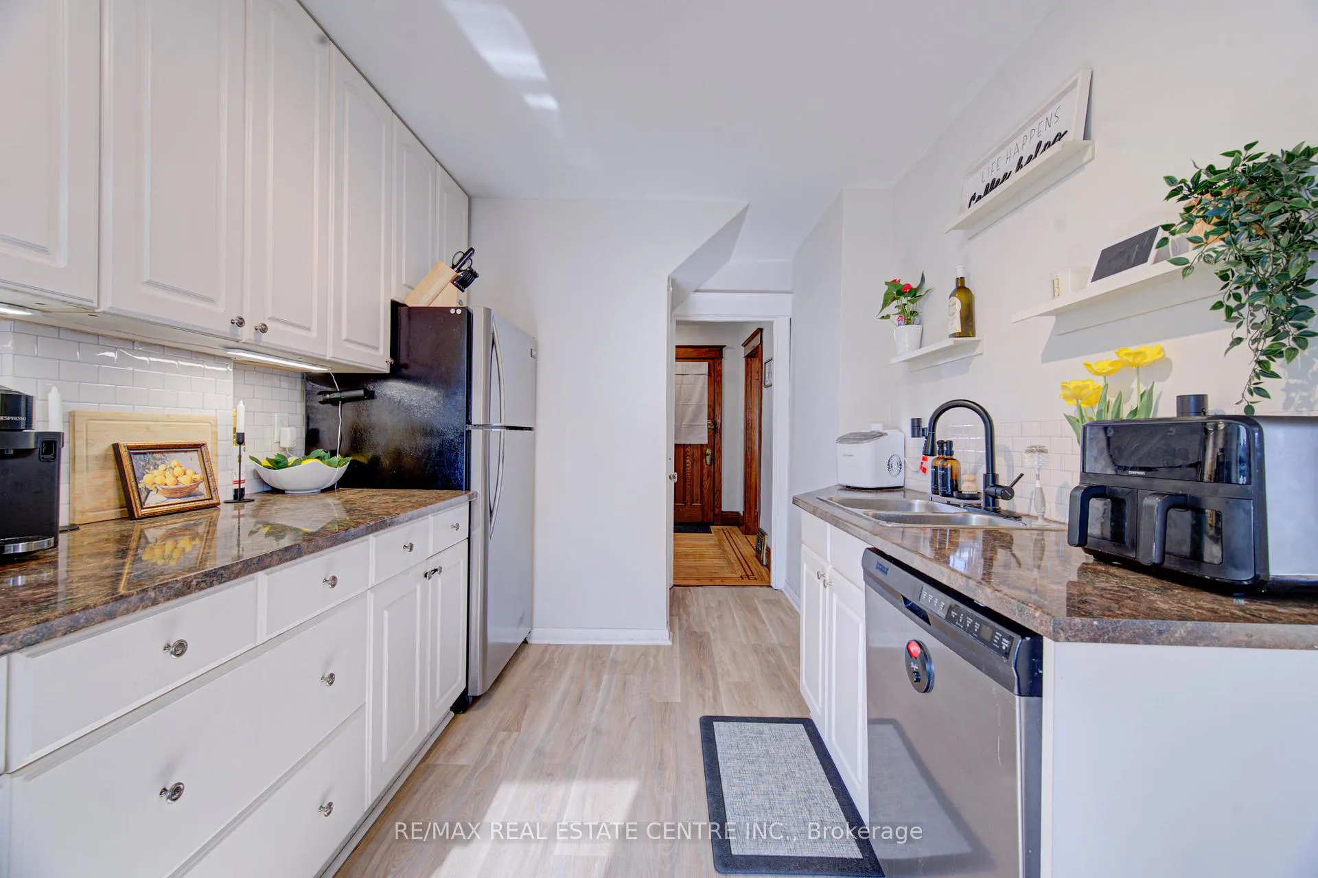 Photo 12 of 54 Belmont Avenue, Hamilton, Crown Point — HOMEH