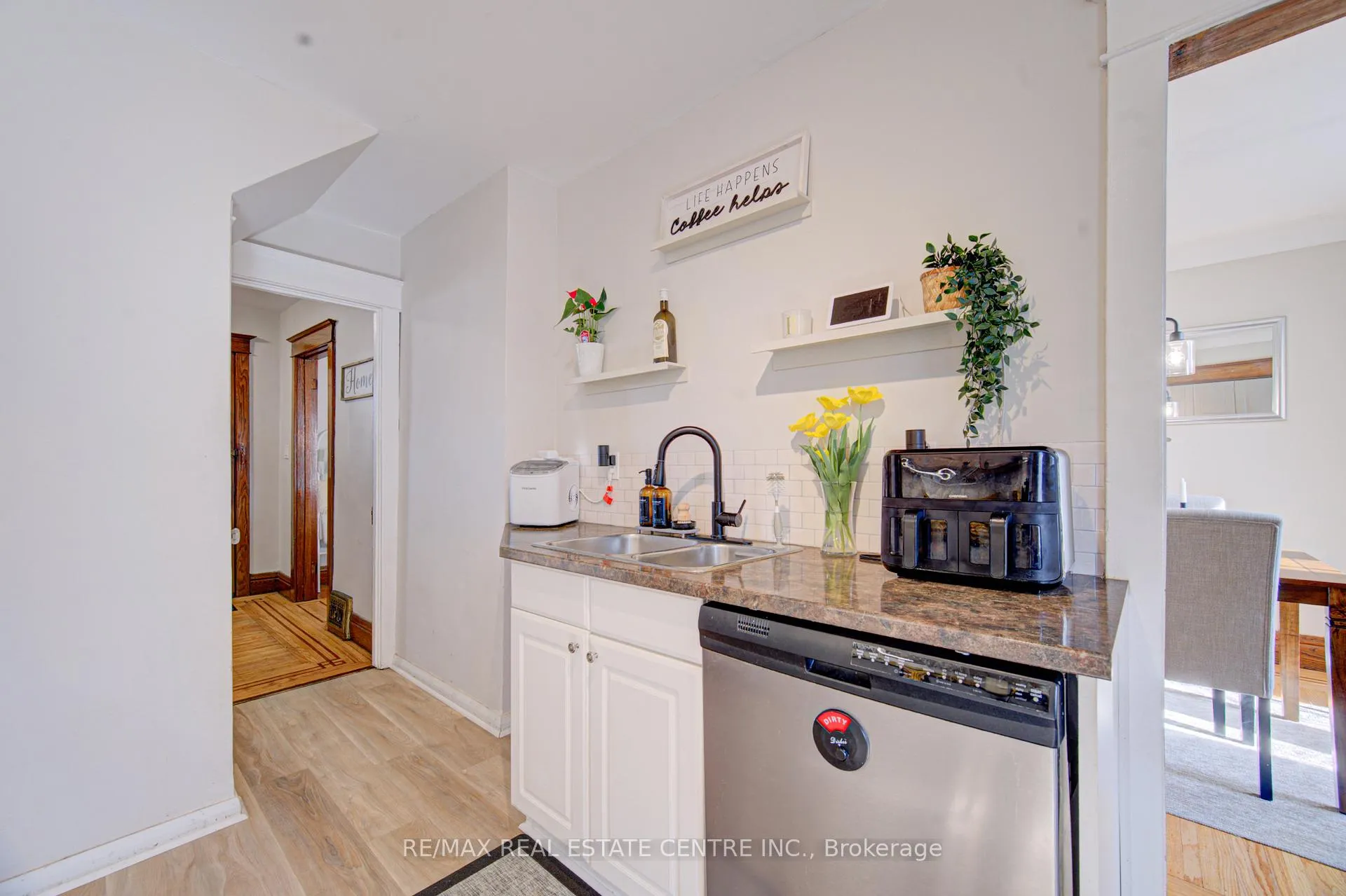 Photo 13 of 54 Belmont Avenue, Hamilton, Crown Point — HOMEH