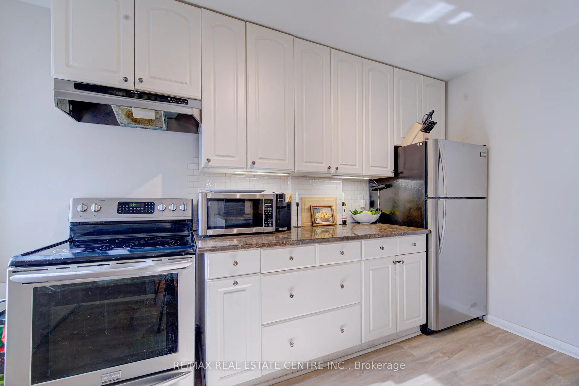 Photo 14 of 54 Belmont Avenue, Hamilton, Crown Point — HOMEH