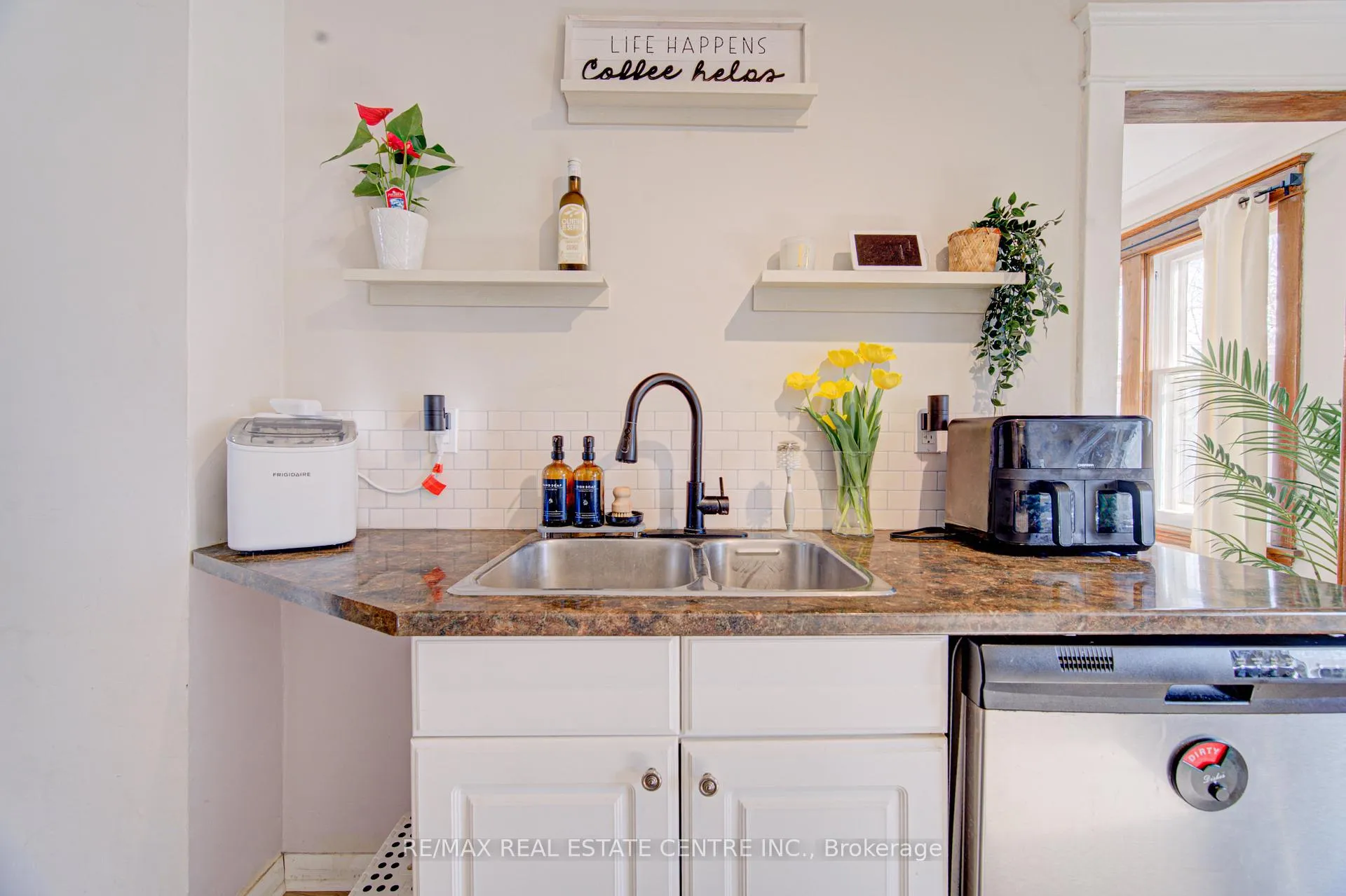 Photo 17 of 54 Belmont Avenue, Hamilton, Crown Point — HOMEH