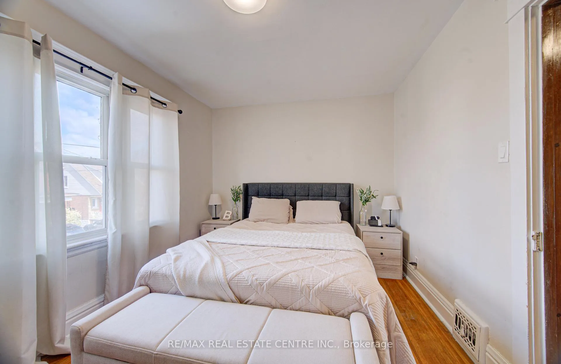 Photo 27 of 54 Belmont Avenue, Hamilton, Crown Point — HOMEH
