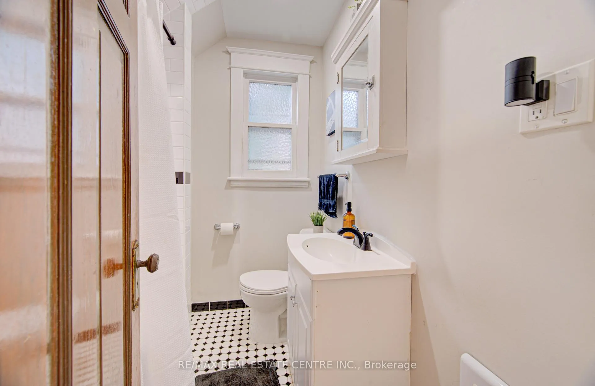 Photo 28 of 54 Belmont Avenue, Hamilton, Crown Point — HOMEH