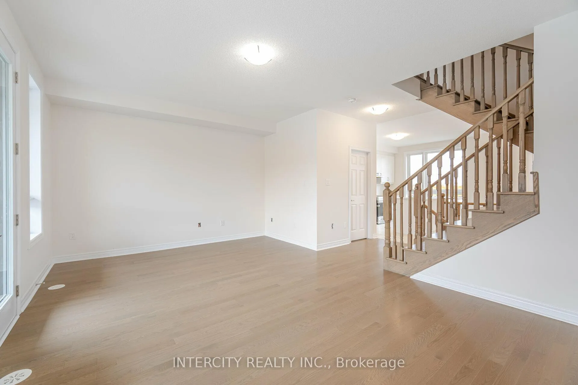 Photo 21 of 19 Mumbai Drive, Markham, Middlefield — HOMEH