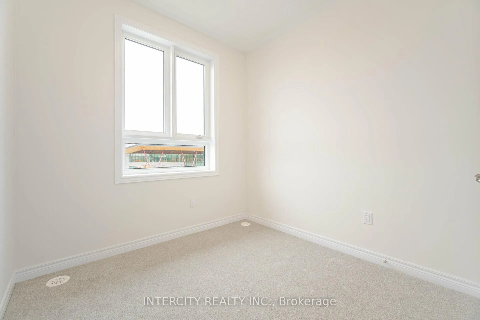 Photo 32 of 19 Mumbai Drive, Markham, Middlefield — HOMEH