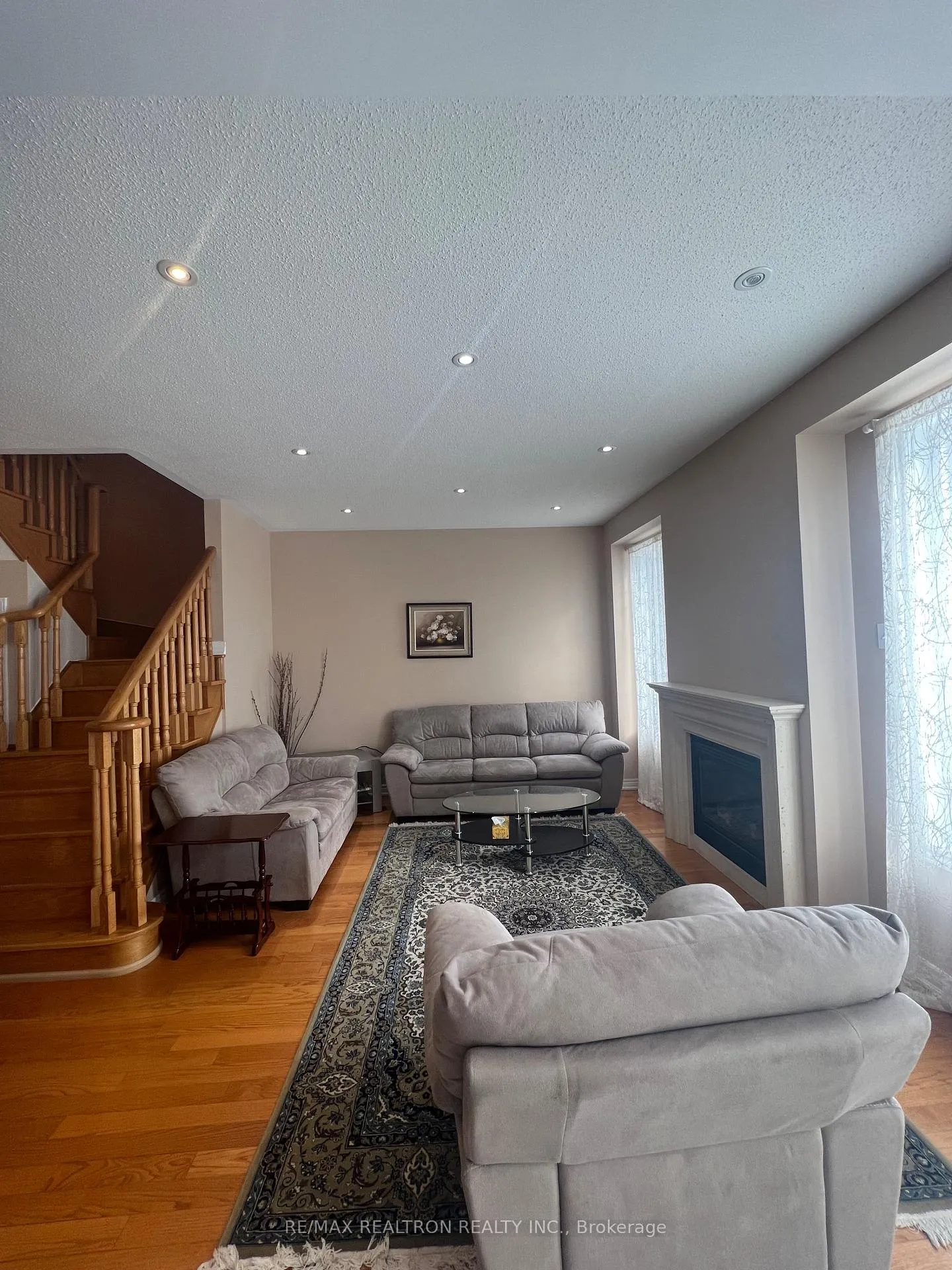Photo 3 of 29 Pexton Avenue, Richmond Hill, Jefferson — HOMEH