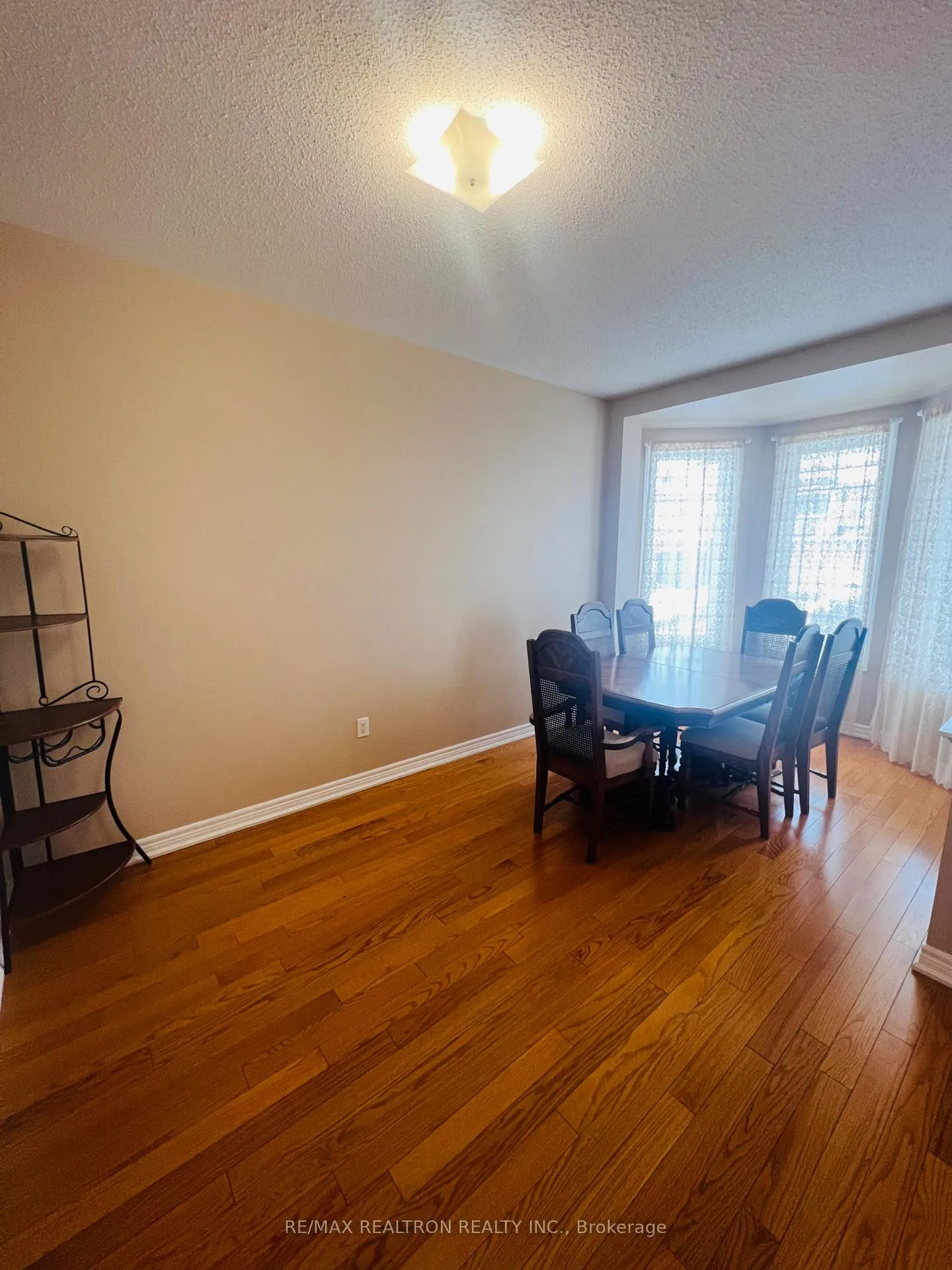 Photo 4 of 29 Pexton Avenue, Richmond Hill, Jefferson — HOMEH