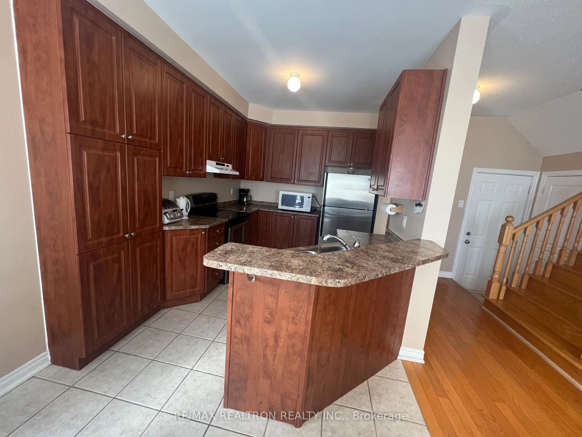 Photo 6 of 29 Pexton Avenue, Richmond Hill, Jefferson — HOMEH