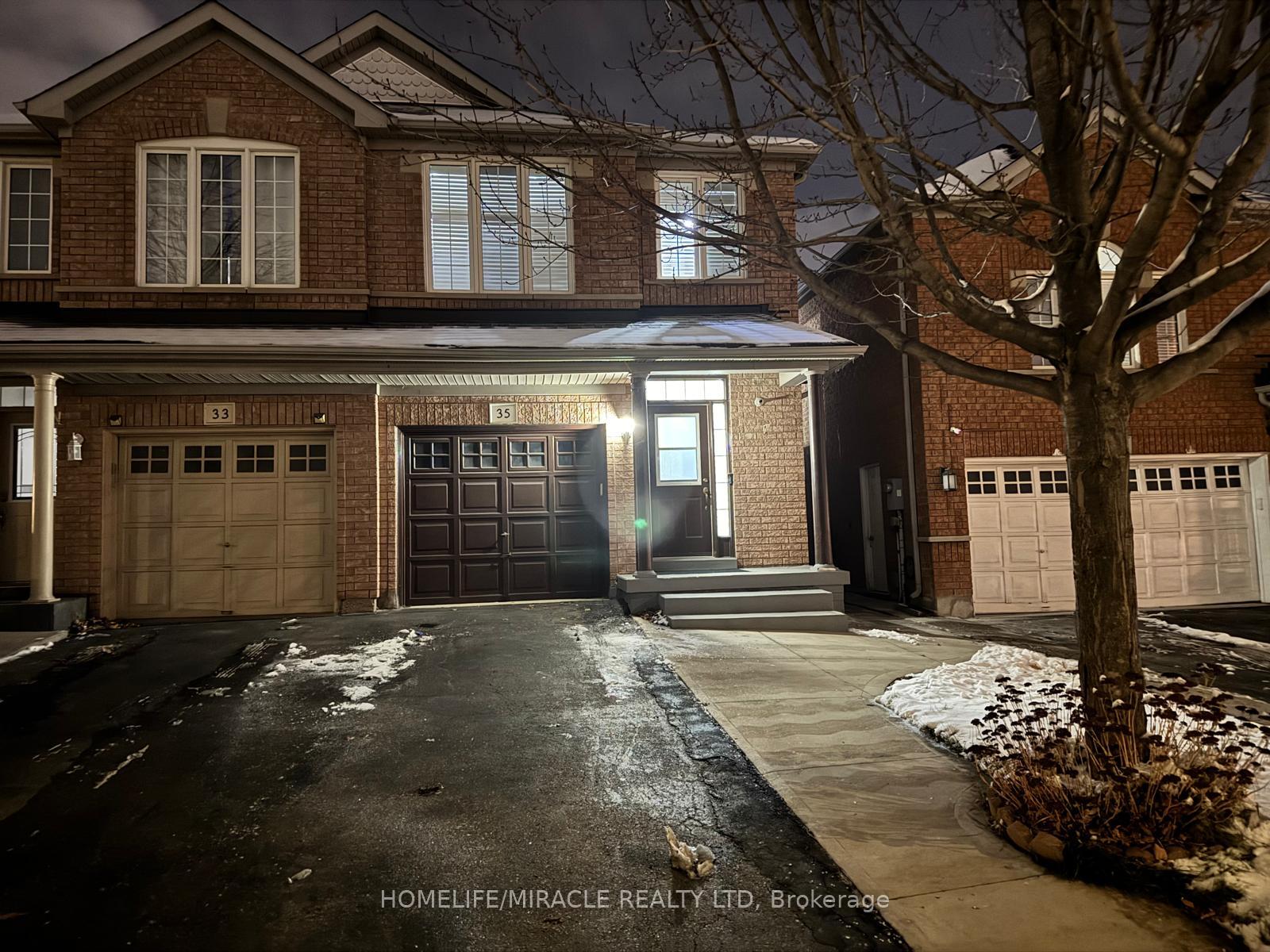 Front of Unit Main, 35 Applegrove Court