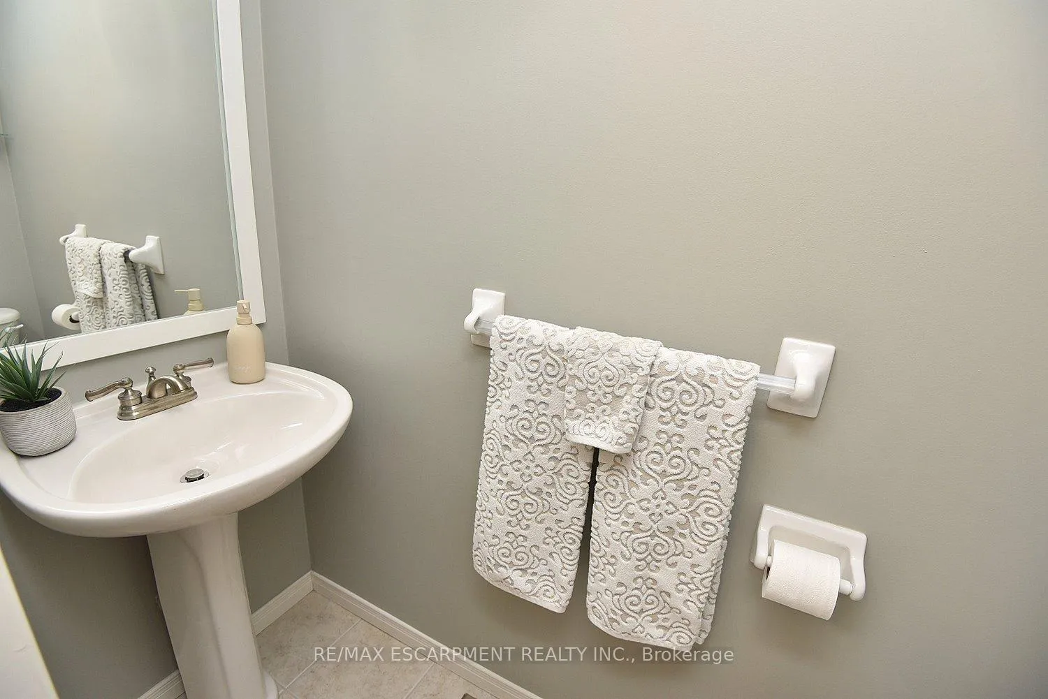 Photo 19 of Unit 35, 18 Cedar Street, Grimsby, Grimsby West — HOMEH
