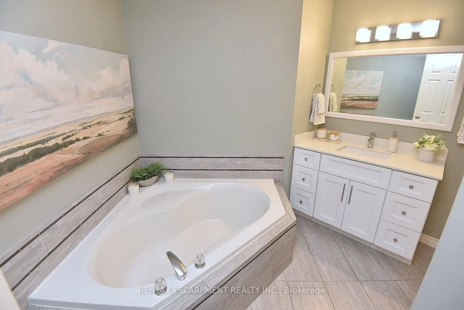 Photo 29 of Unit 35, 18 Cedar Street, Grimsby, Grimsby West — HOMEH