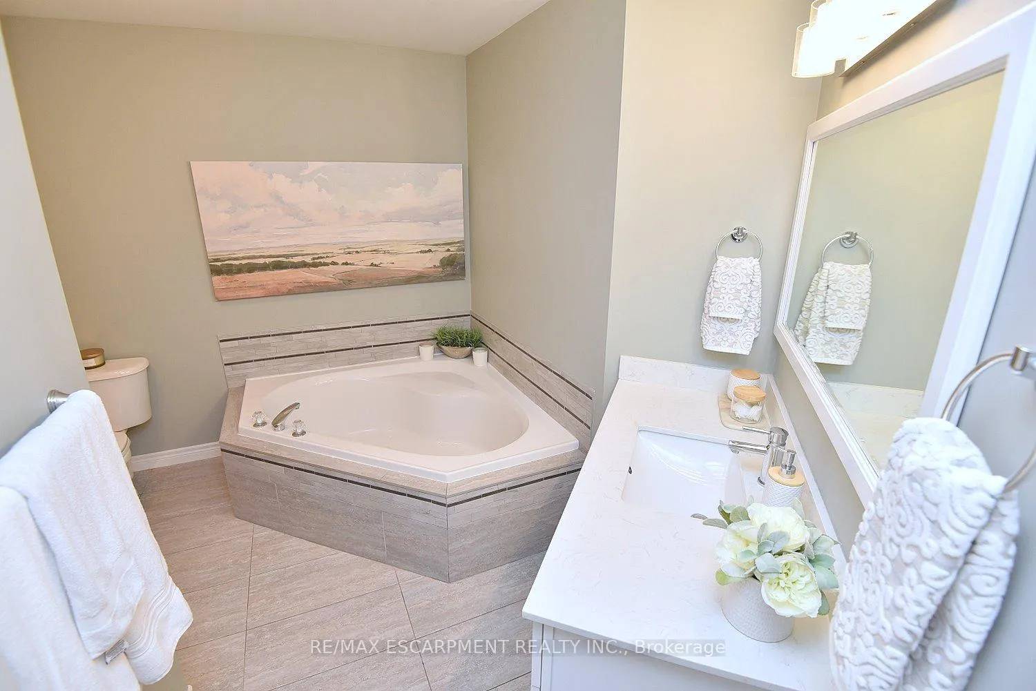 Photo 32 of Unit 35, 18 Cedar Street, Grimsby, Grimsby West — HOMEH