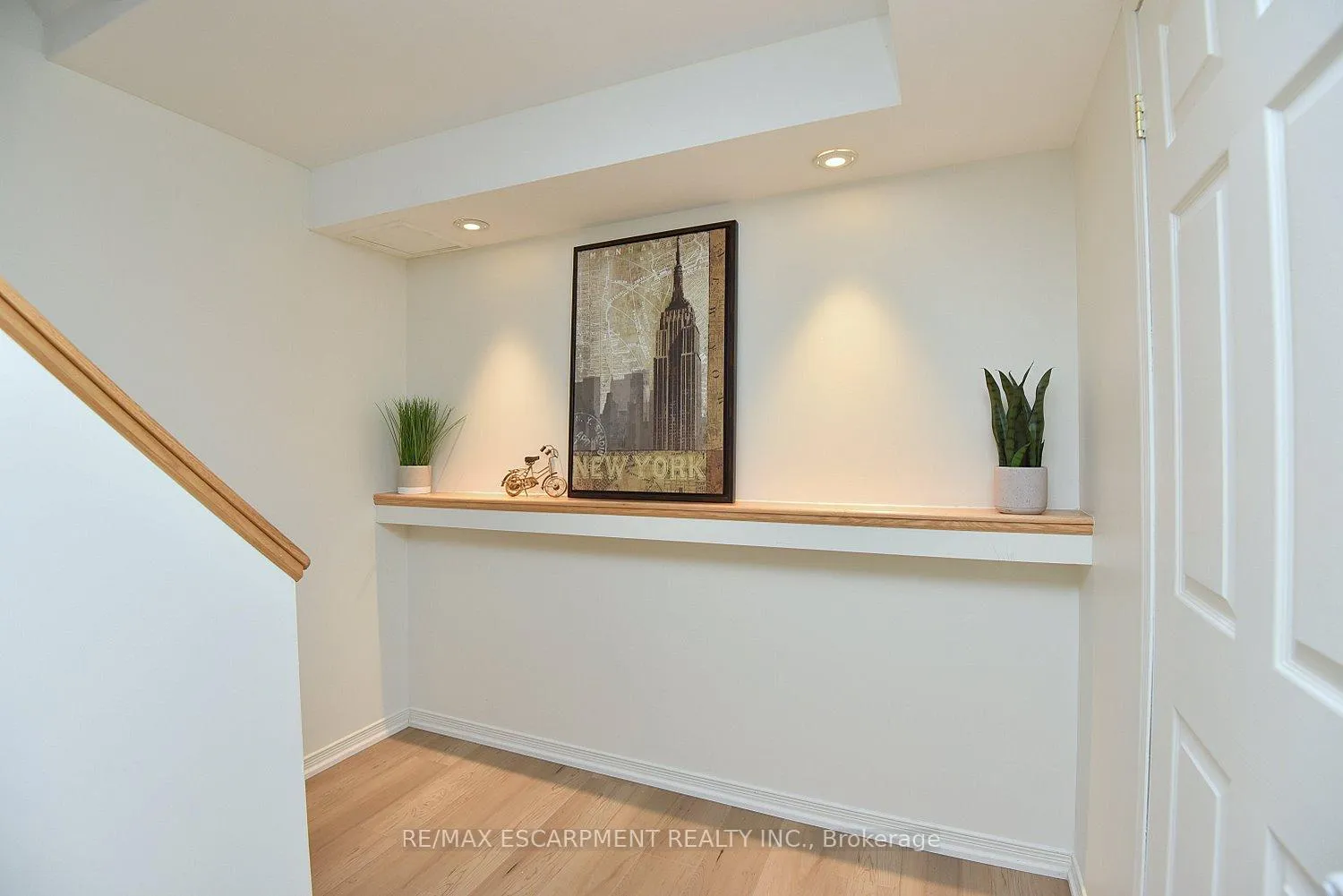 Photo 34 of Unit 35, 18 Cedar Street, Grimsby, Grimsby West — HOMEH