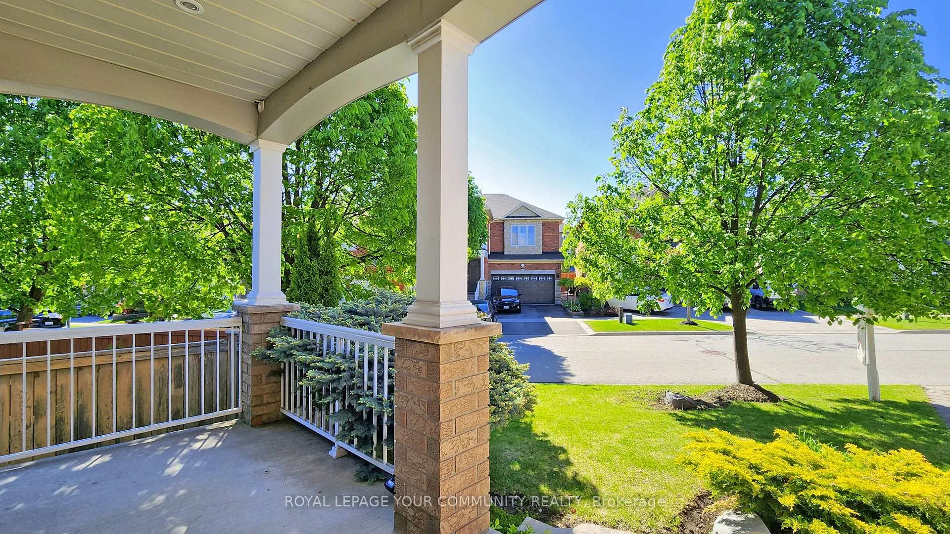 Photo 3 of 8 Candlewood Court, Markham, Greensborough — HOMEH