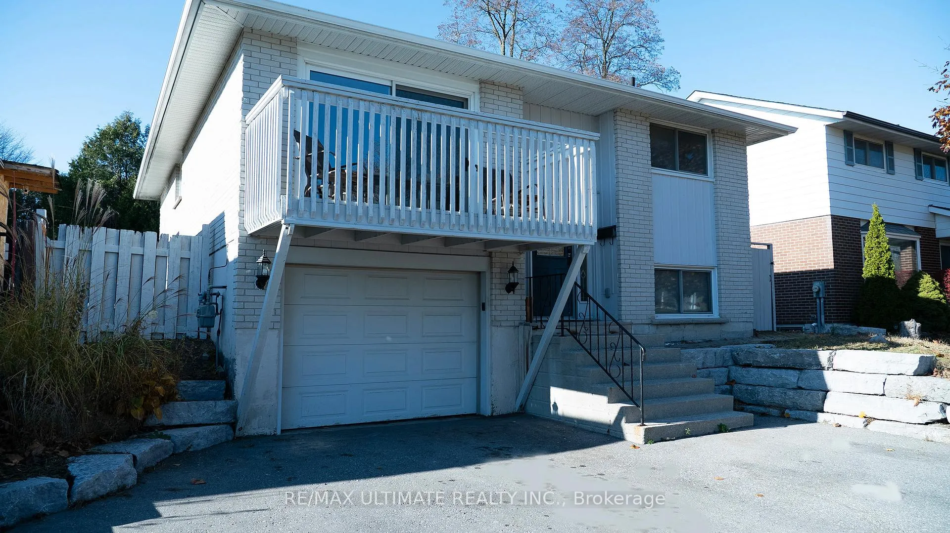 Photo 2 of 962 Central Park Boulevard N, Oshawa, Centennial — HOMEH