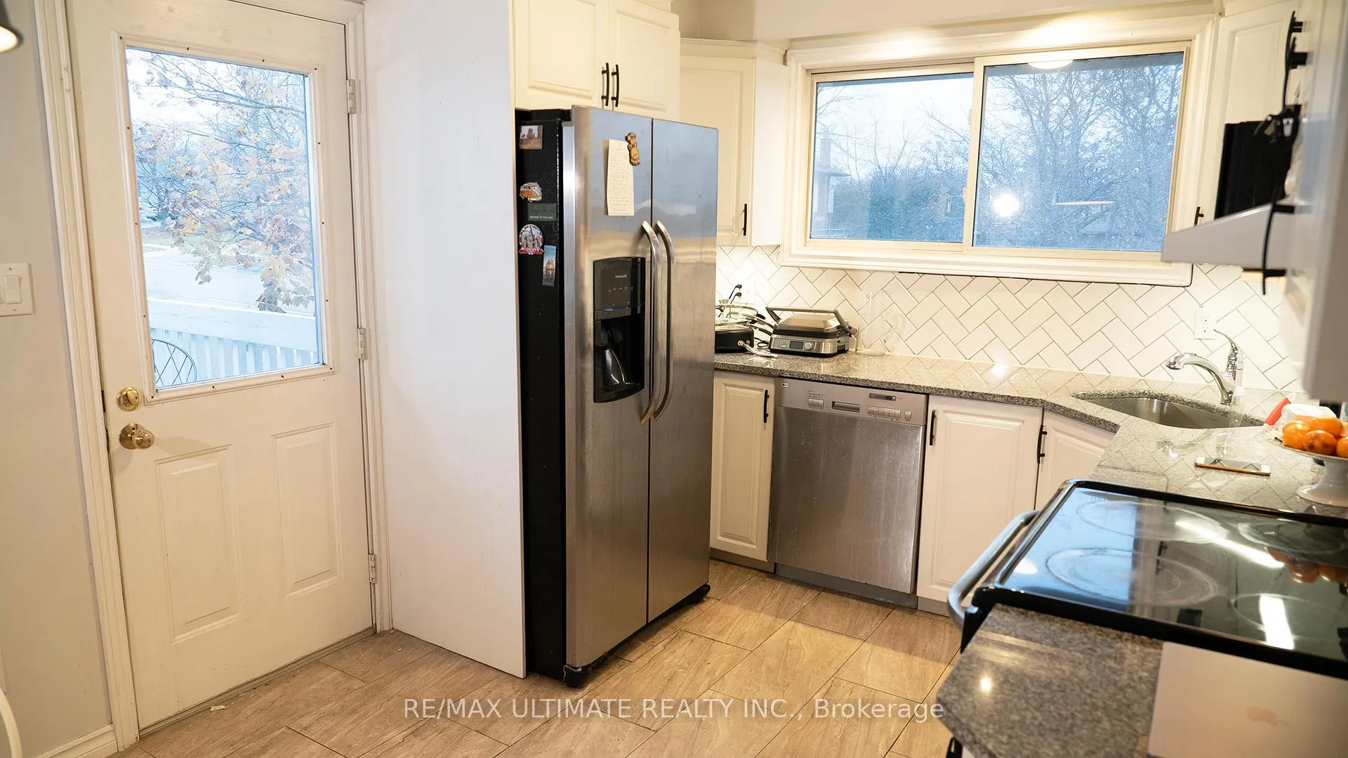 Photo 8 of 962 Central Park Boulevard N, Oshawa, Centennial — HOMEH