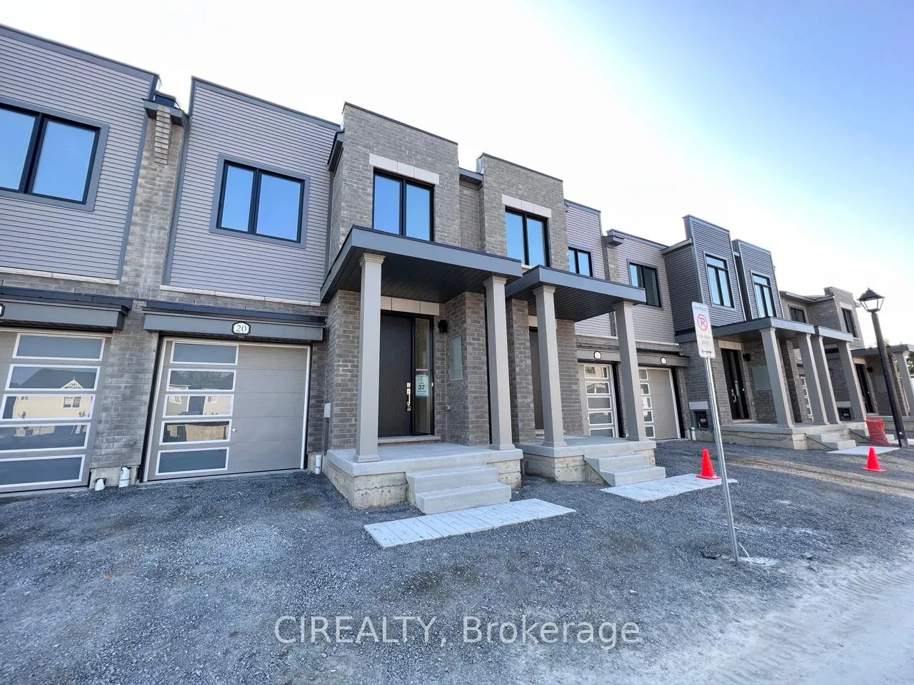 Photo 1 of 20 Sorbara Way, Whitby, Brooklin — HOMEH